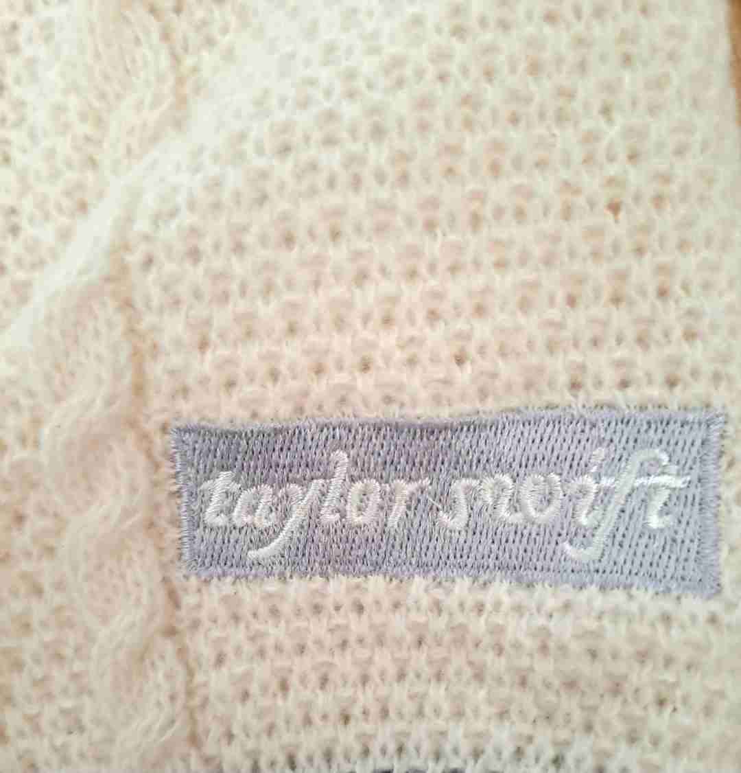 Cardigan inspirado en Taylor Swift - miniatura 2