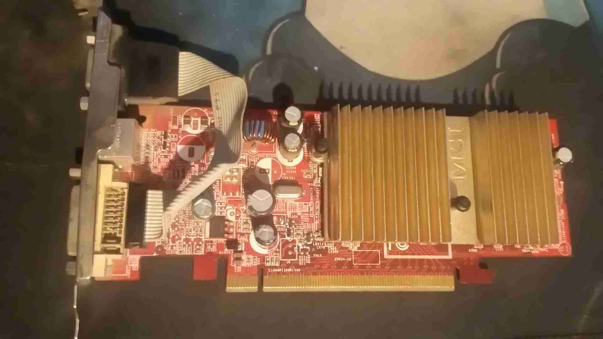 Tarjeta gráfica MSI dorada