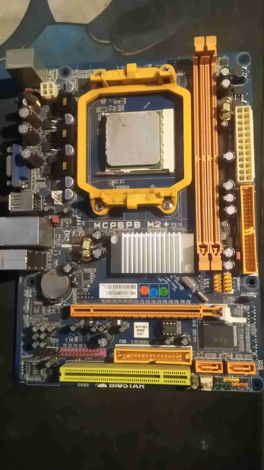 Placa madre Biostar MCP6P M2+