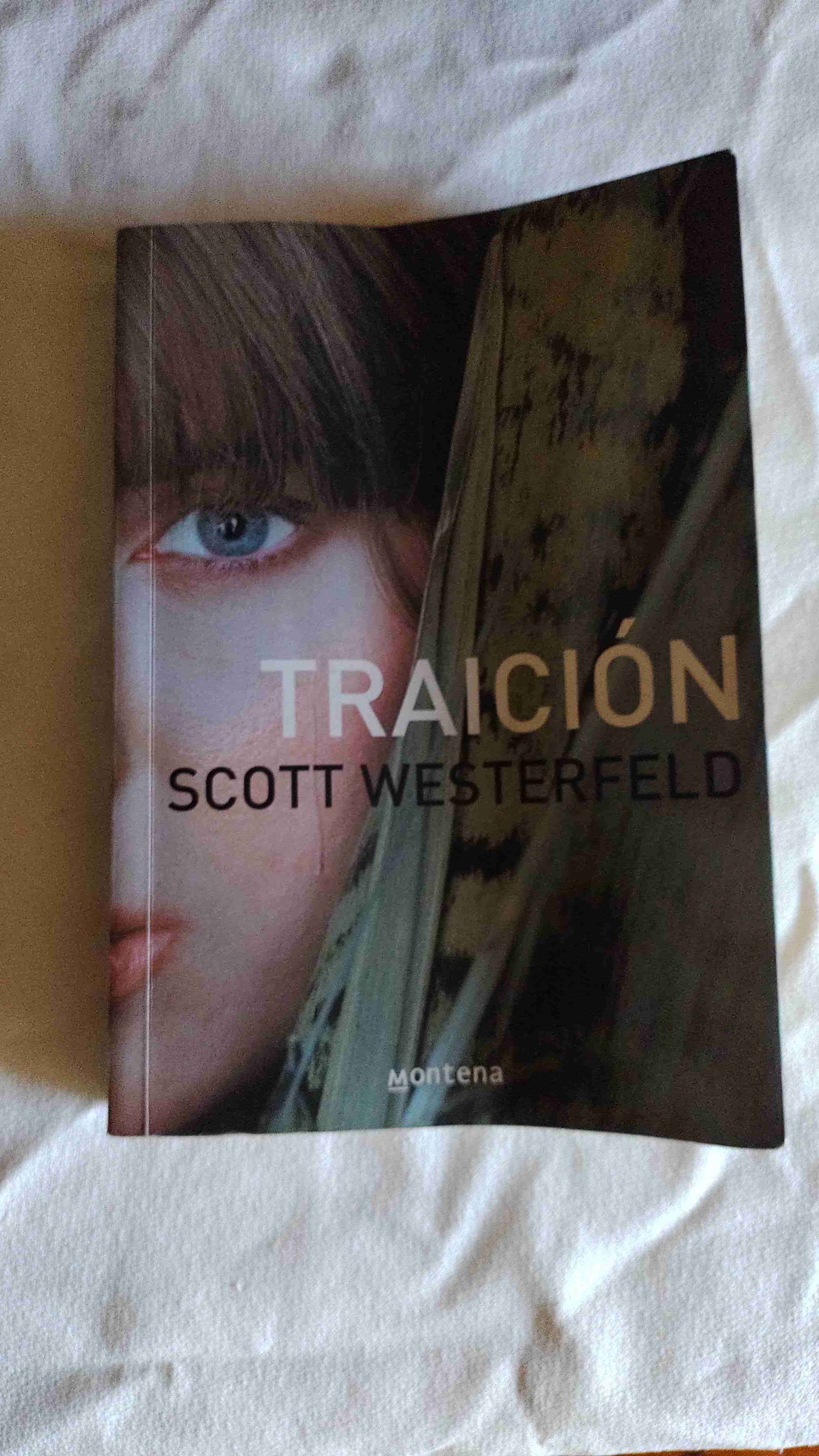 Libro 'Traición' de Scott Westerfeld