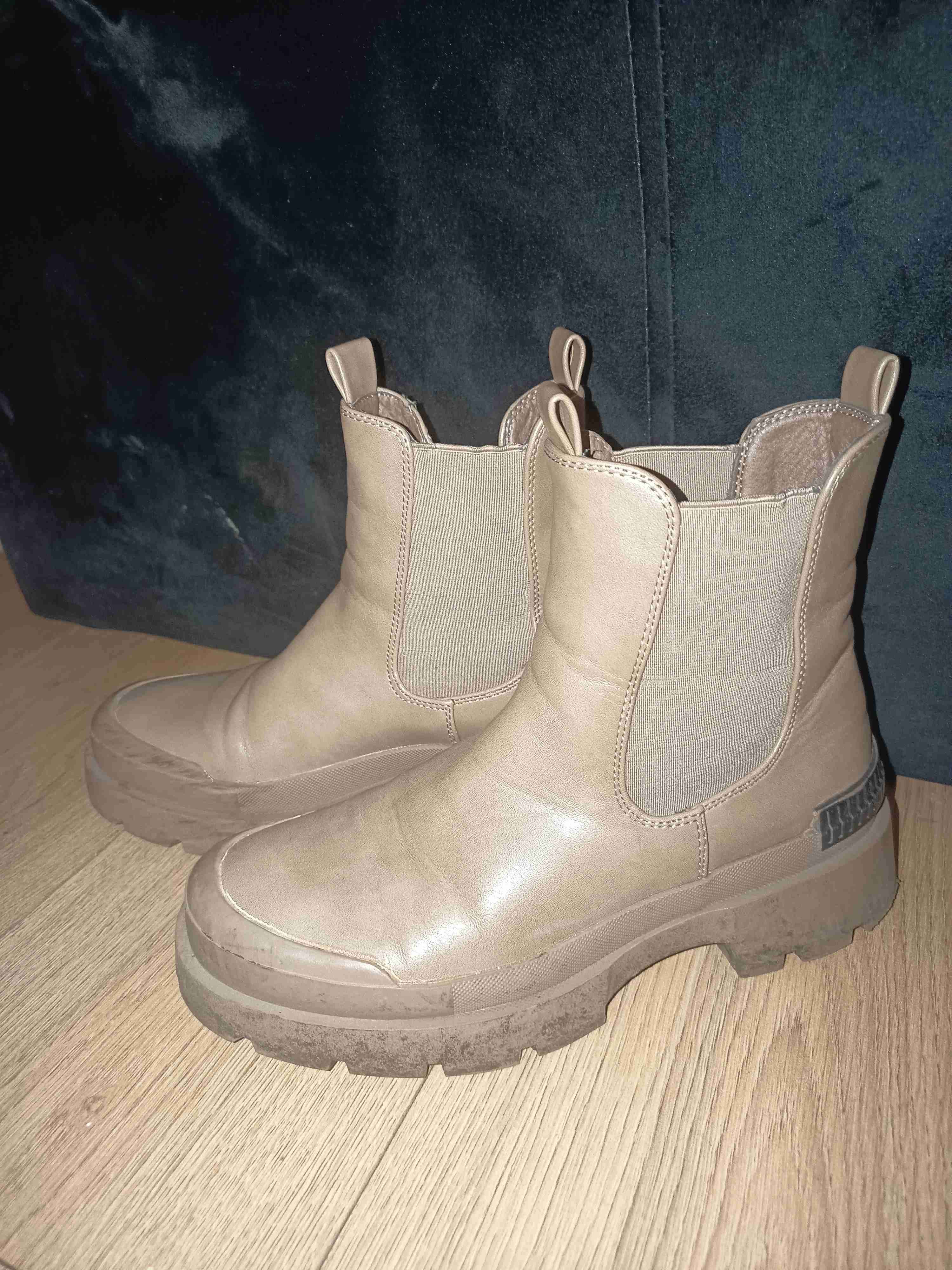 Botines beige con elástico