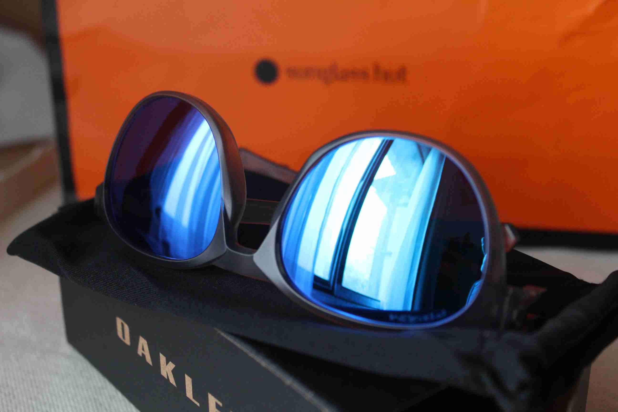 Gafas de sol Oakley azul polarizadas