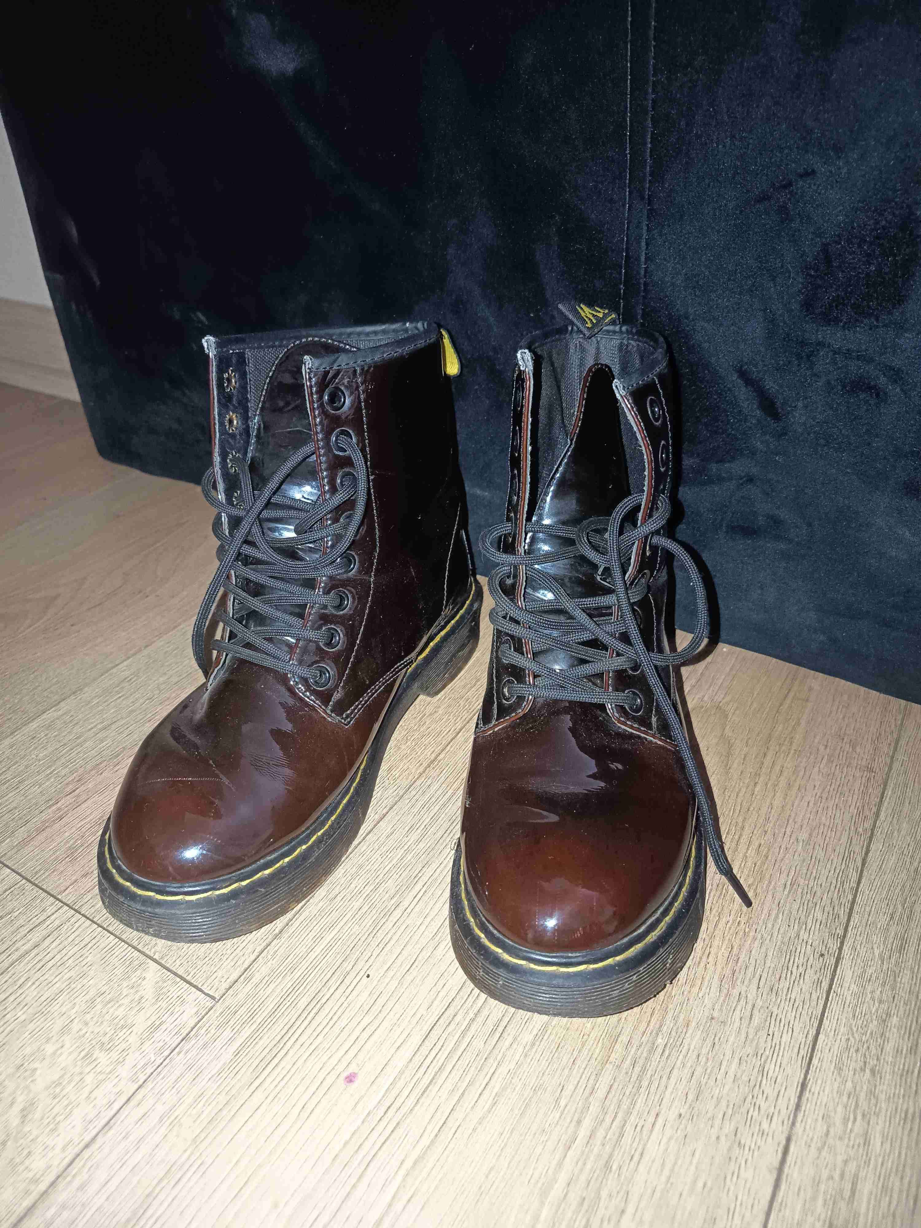 Bototos de cuero marrón oscuro