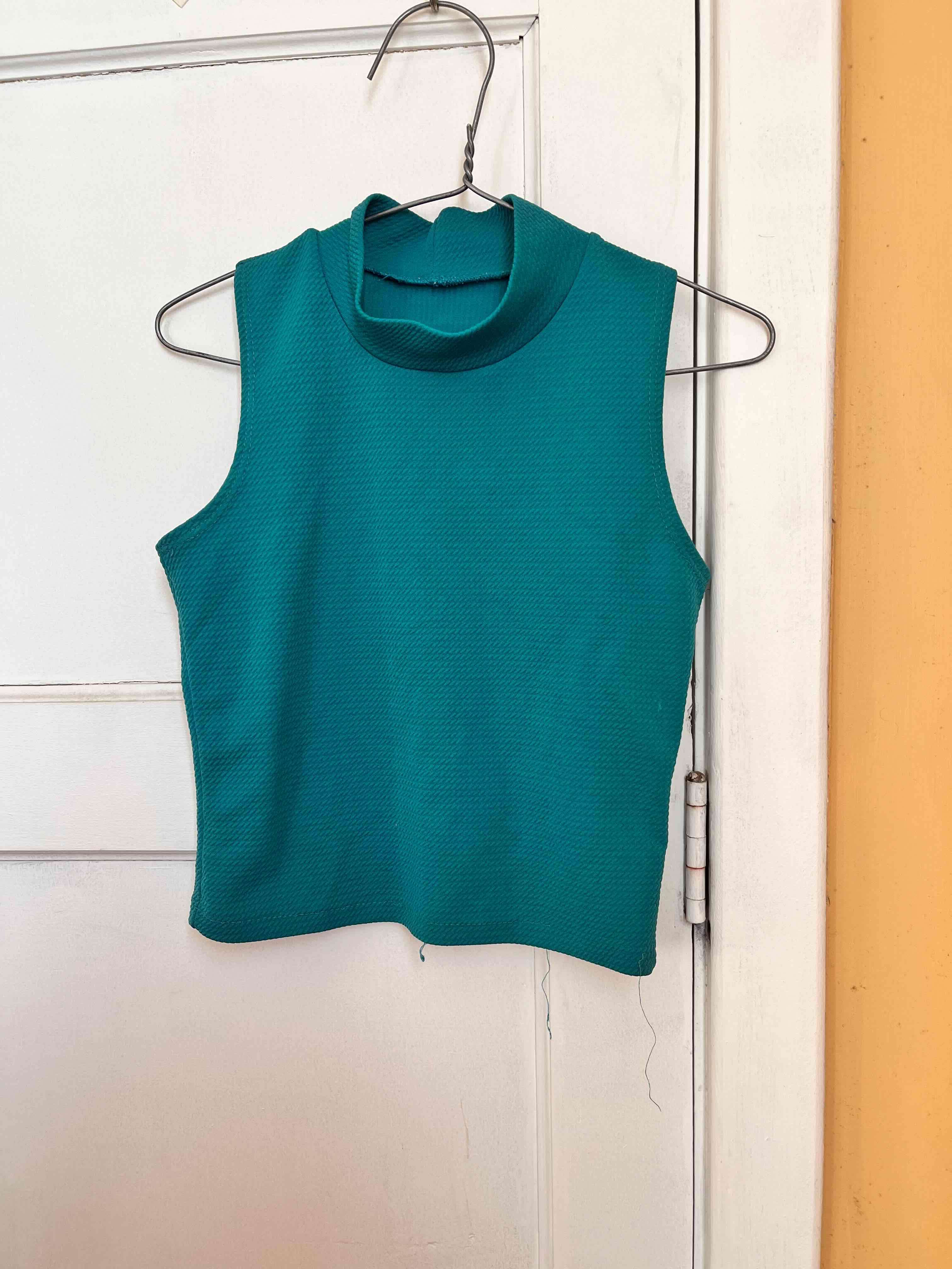 Polera sin mangas verde