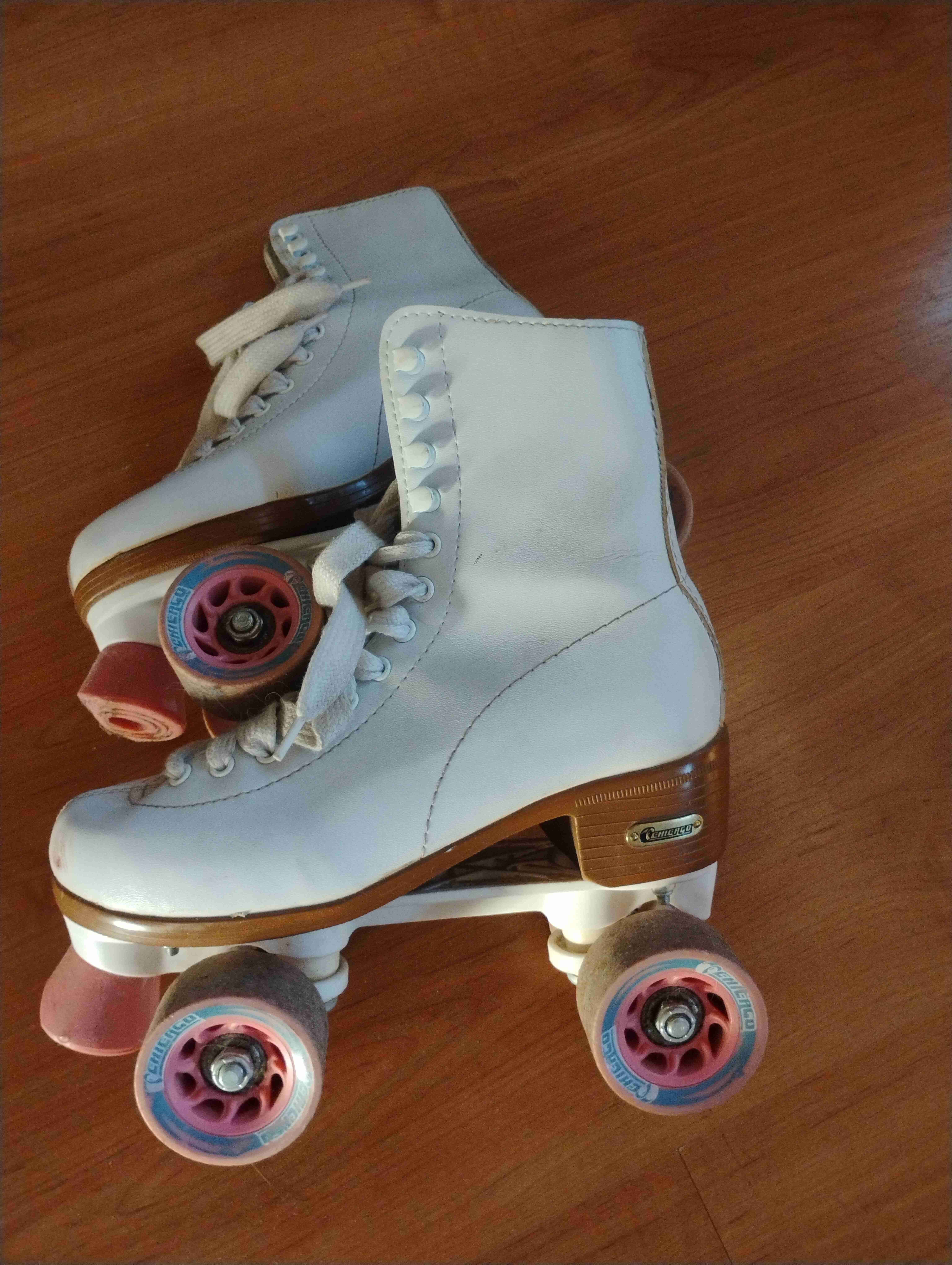 Patines de 4 ruedas blancos 36 - miniatura 2