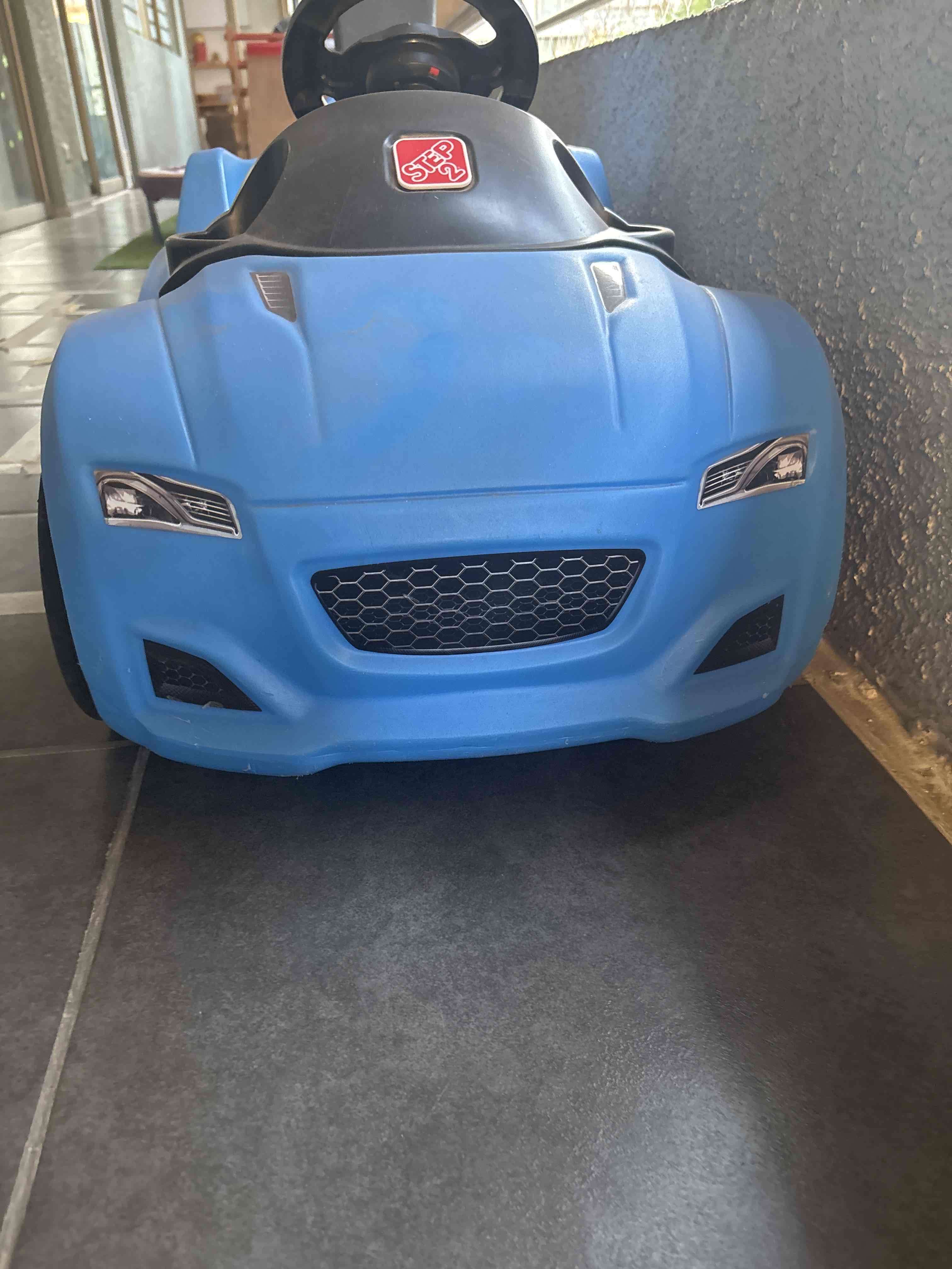 Auto de juguete azul con mango - miniatura 4