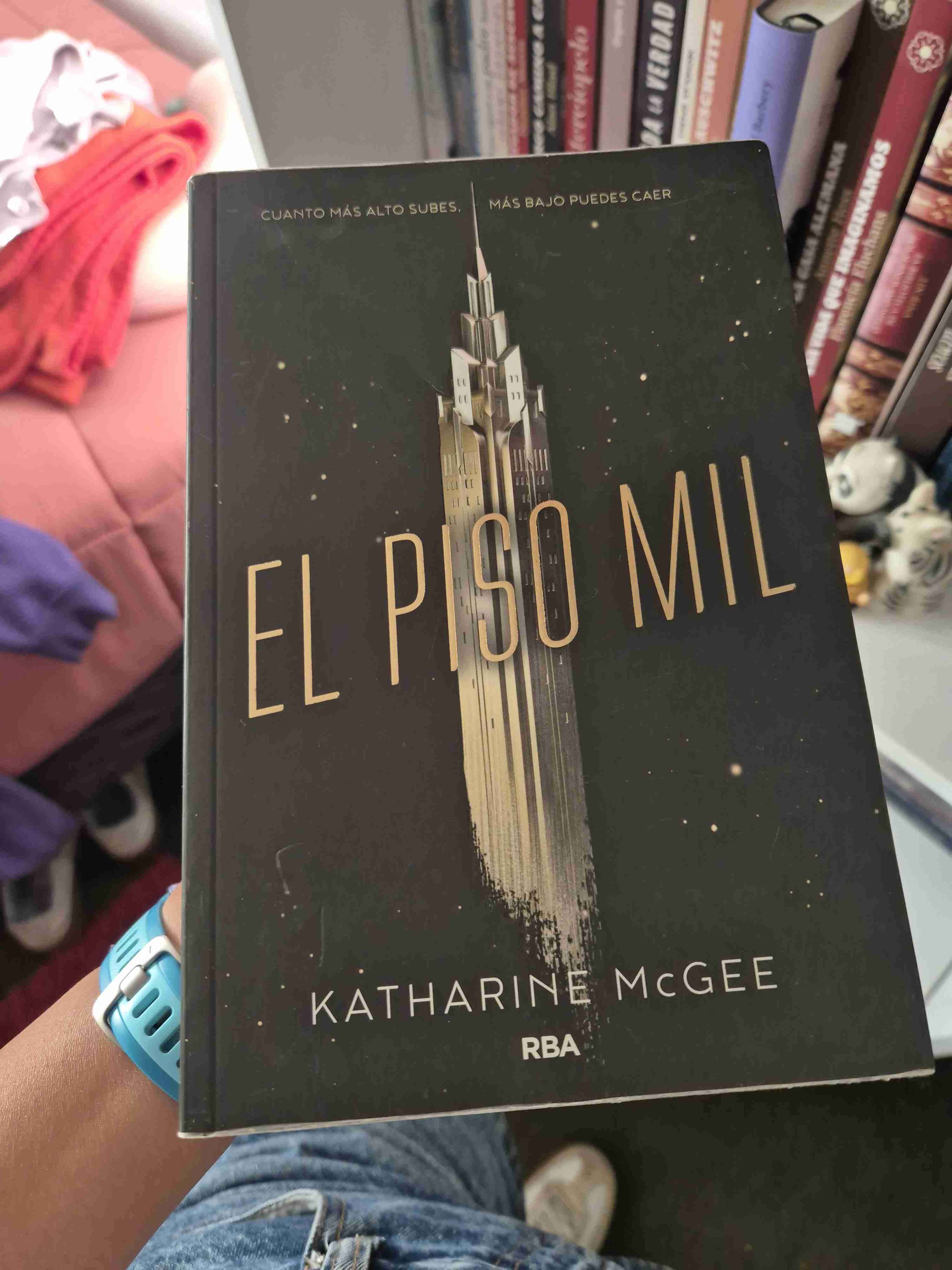 Libro 'El Piso Mil' Katharine McGee