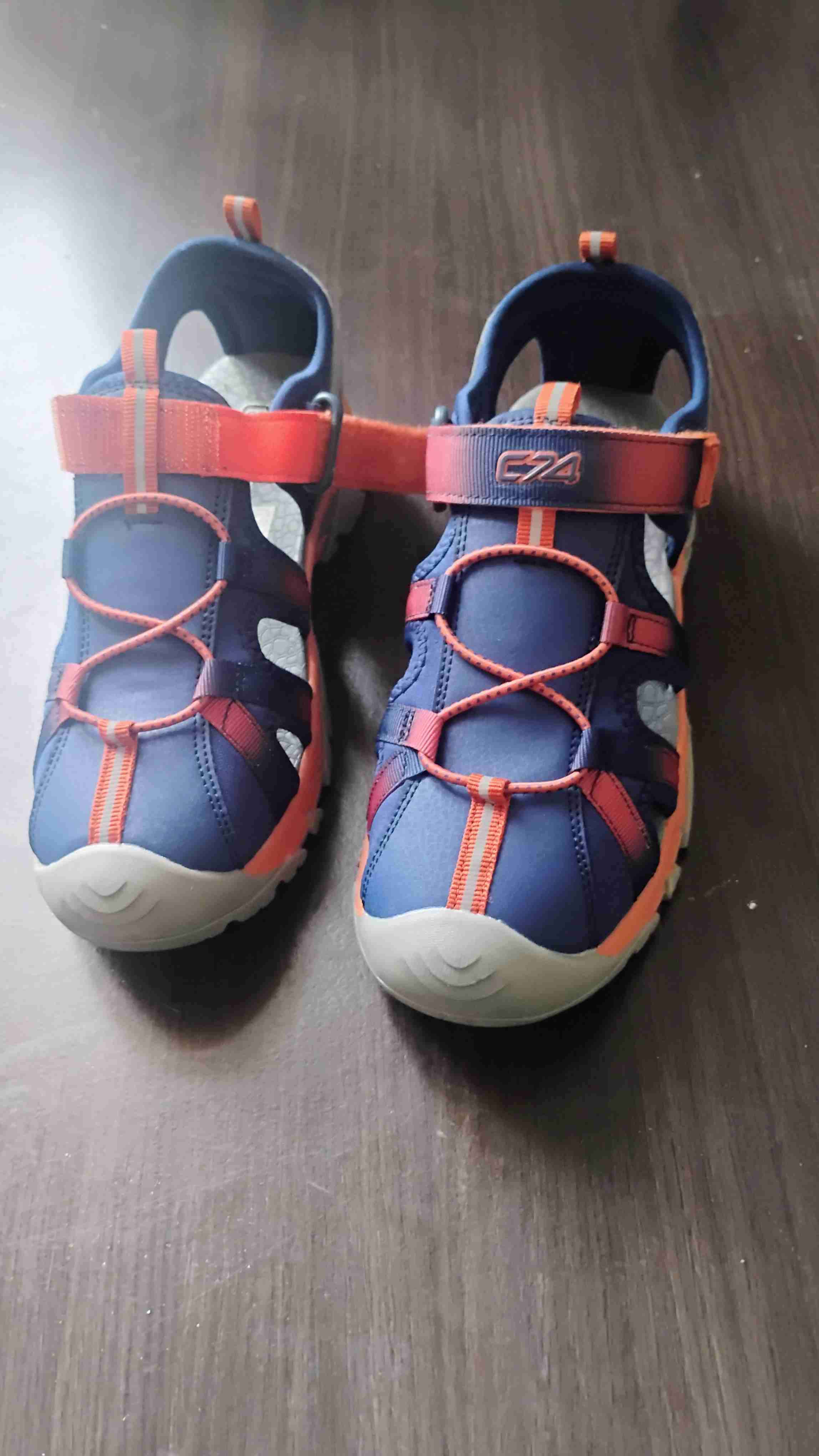 Sandalias deportivas azules para niños