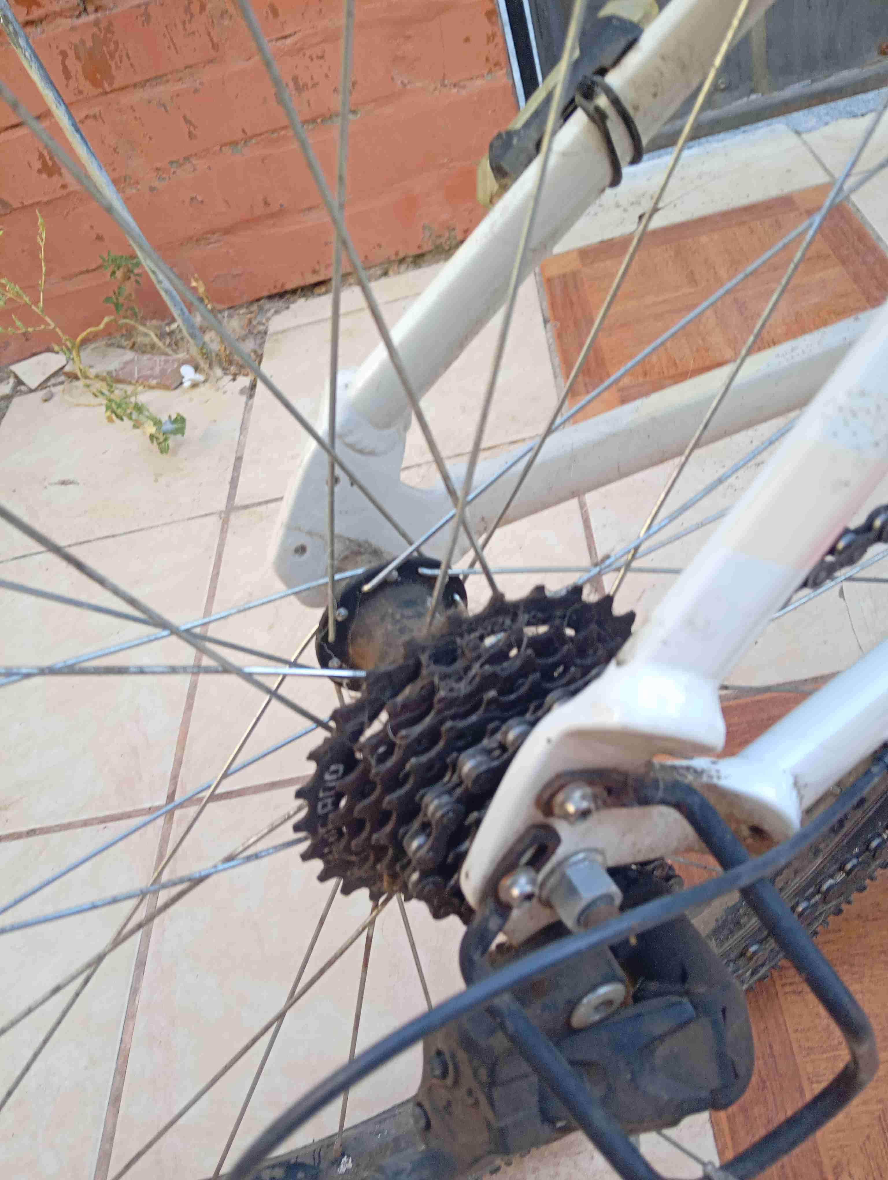 Bicicleta Rockrider blanca - miniatura 2