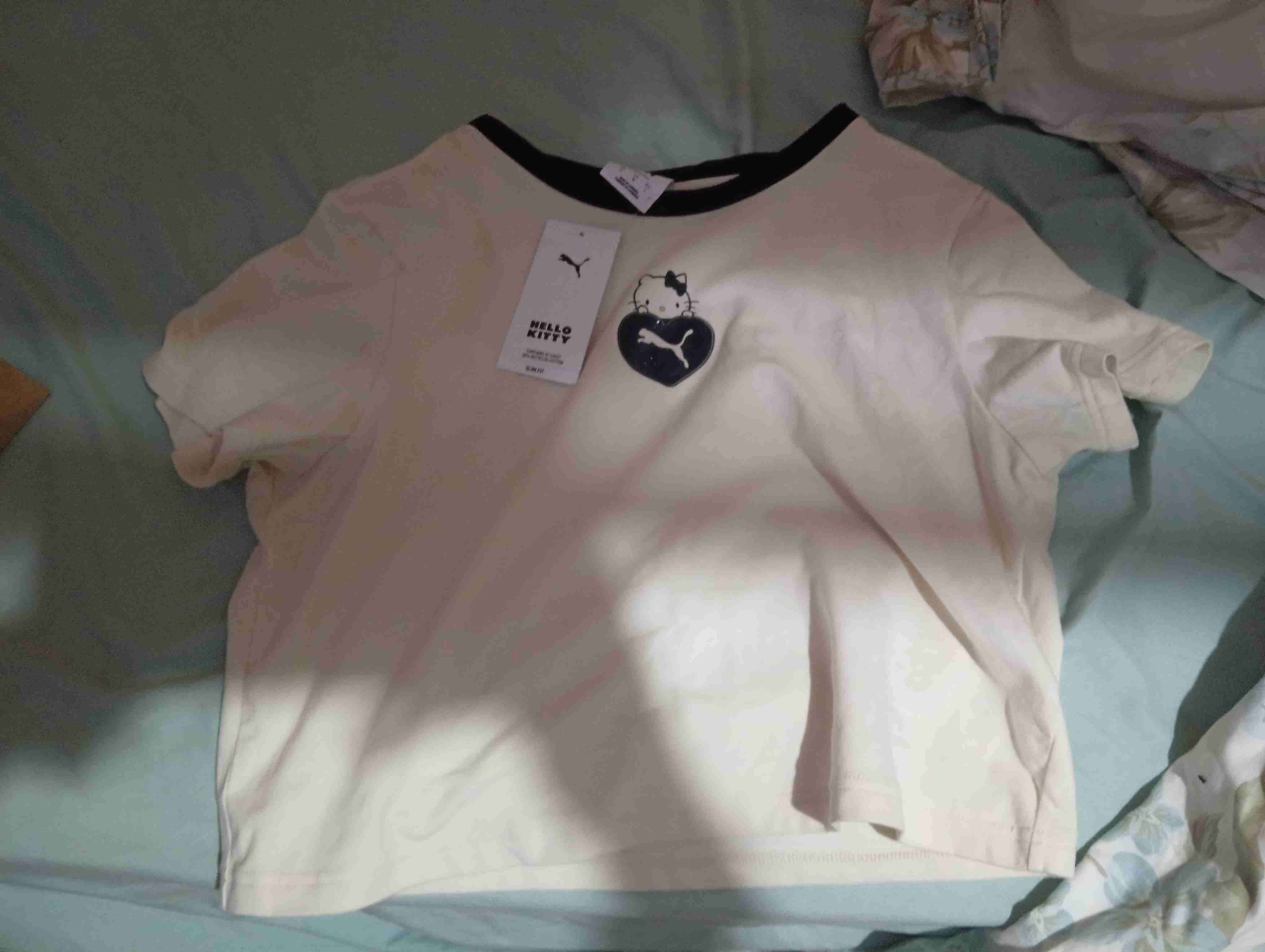Polera Hello Kitty Puma beige nueva