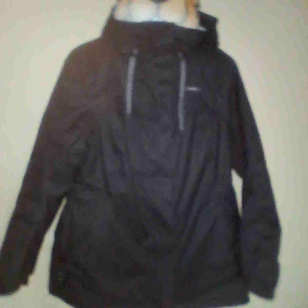 Parka negra con capucha - miniatura 3