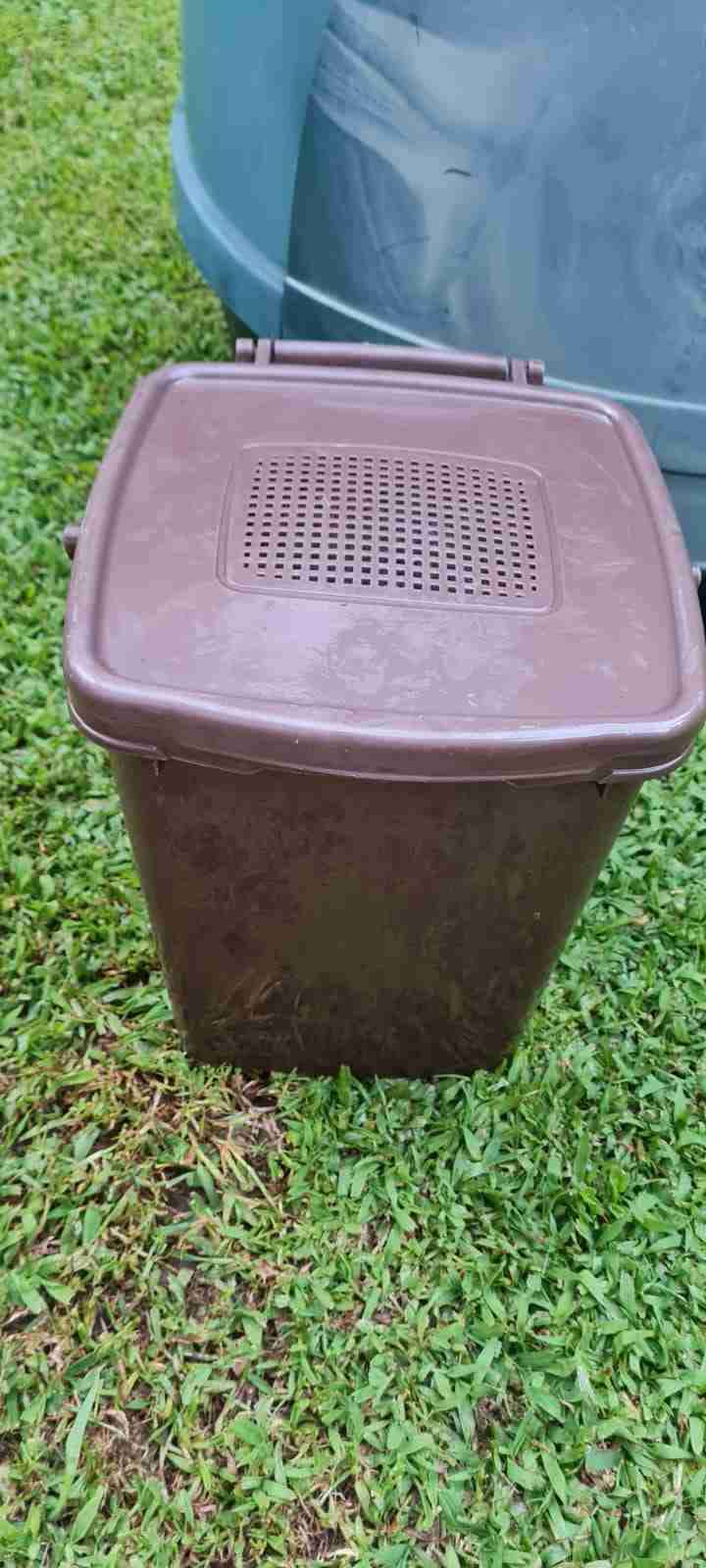 Compostera de plástico verde - miniatura 5