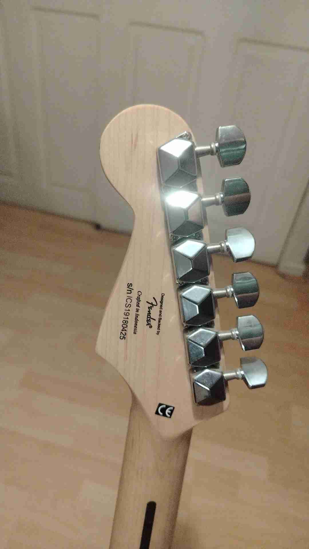 Guitarra eléctrica Squier Stratocaster Bullet - miniatura 4