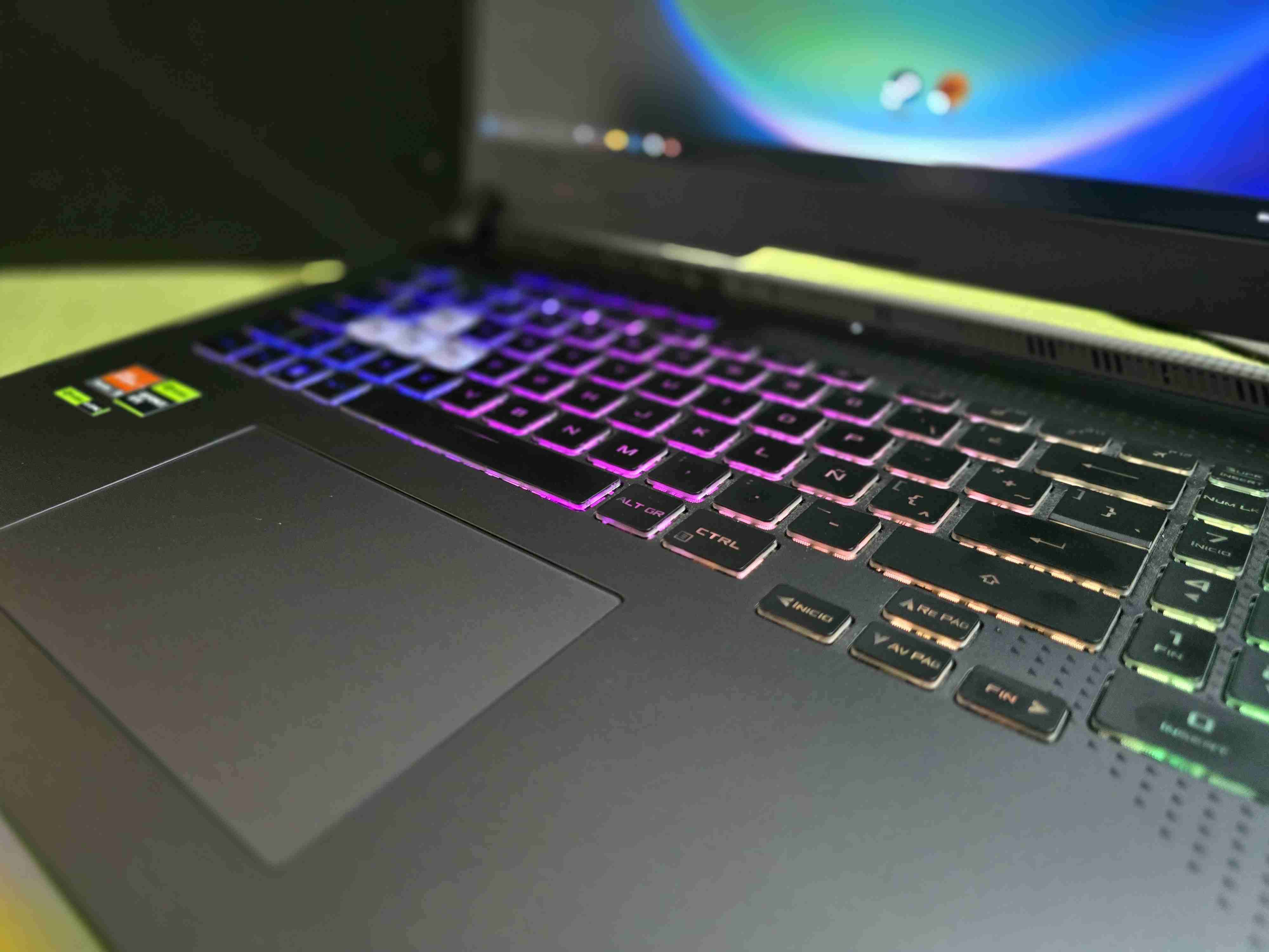 Asus ROG STRIX G17 - miniatura 4