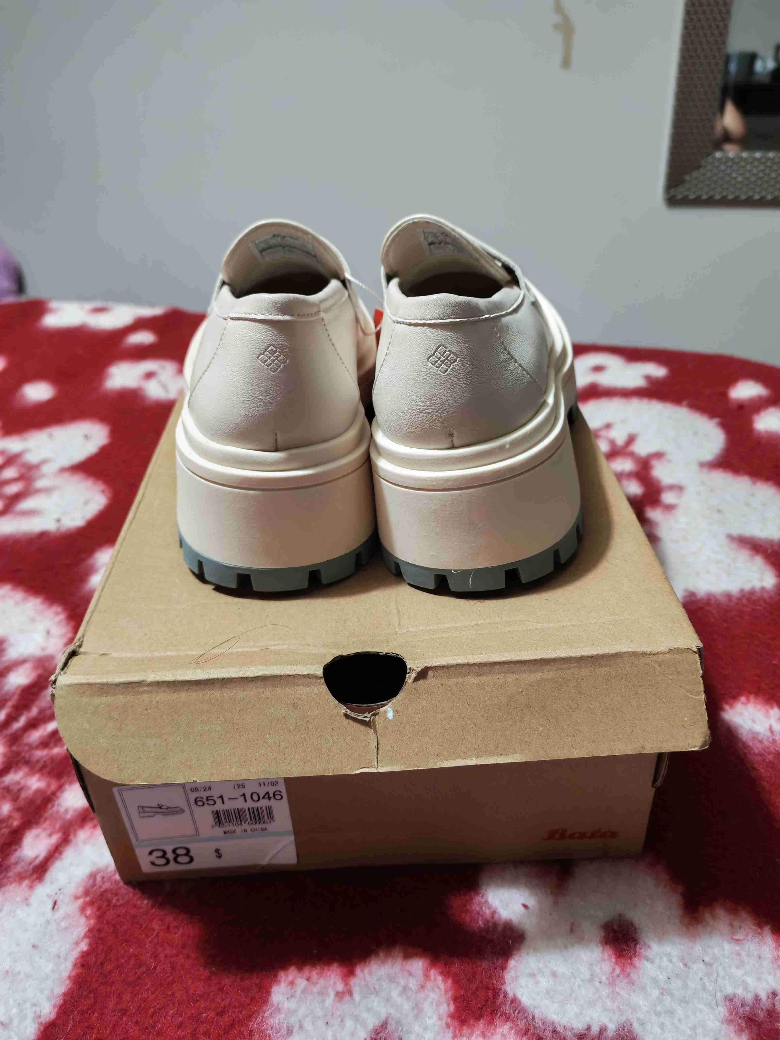 Mocasines beige BATA nuevos - miniatura 4