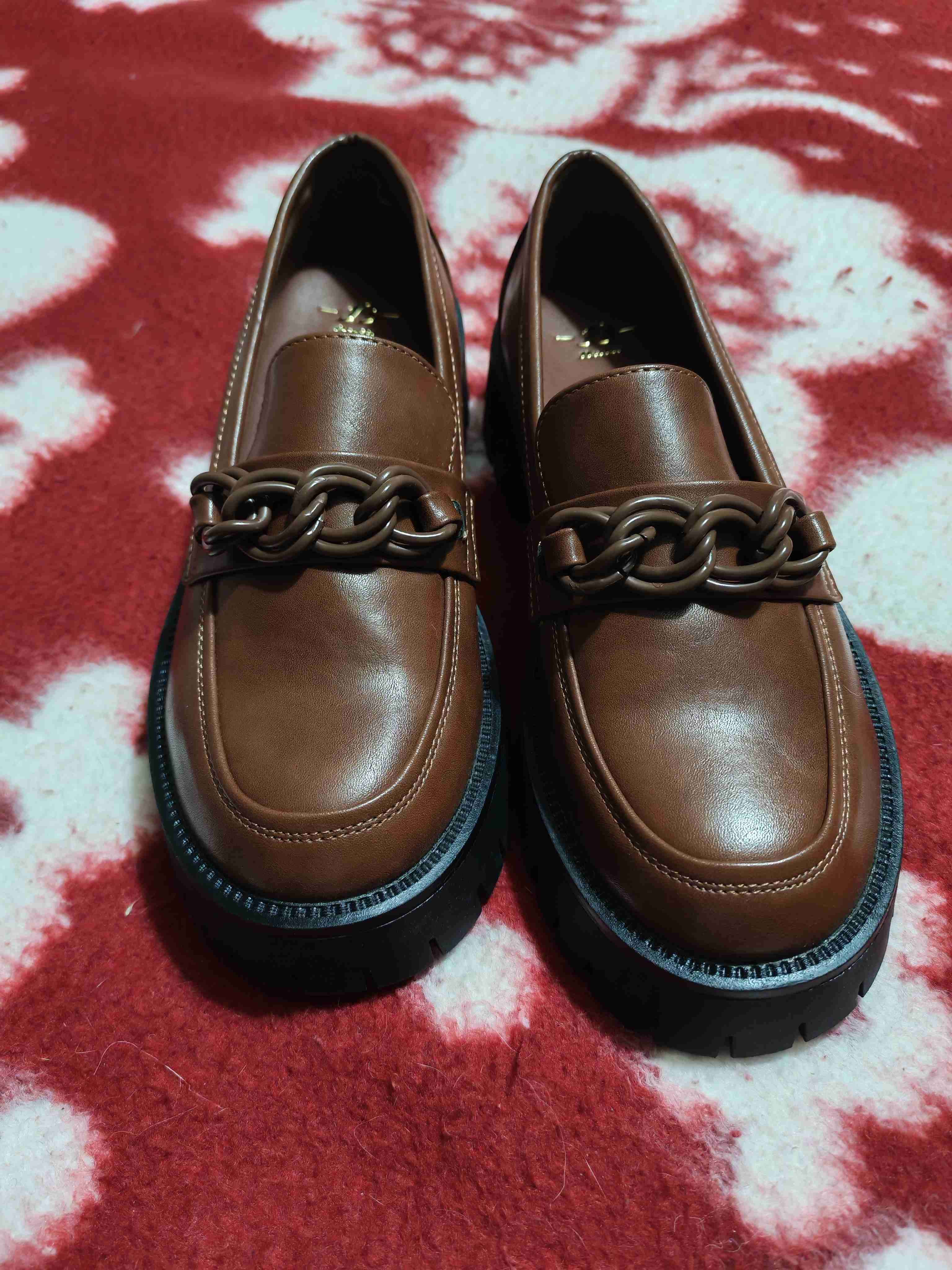 Zapatos mocasín café con cadena Bata - miniatura 5