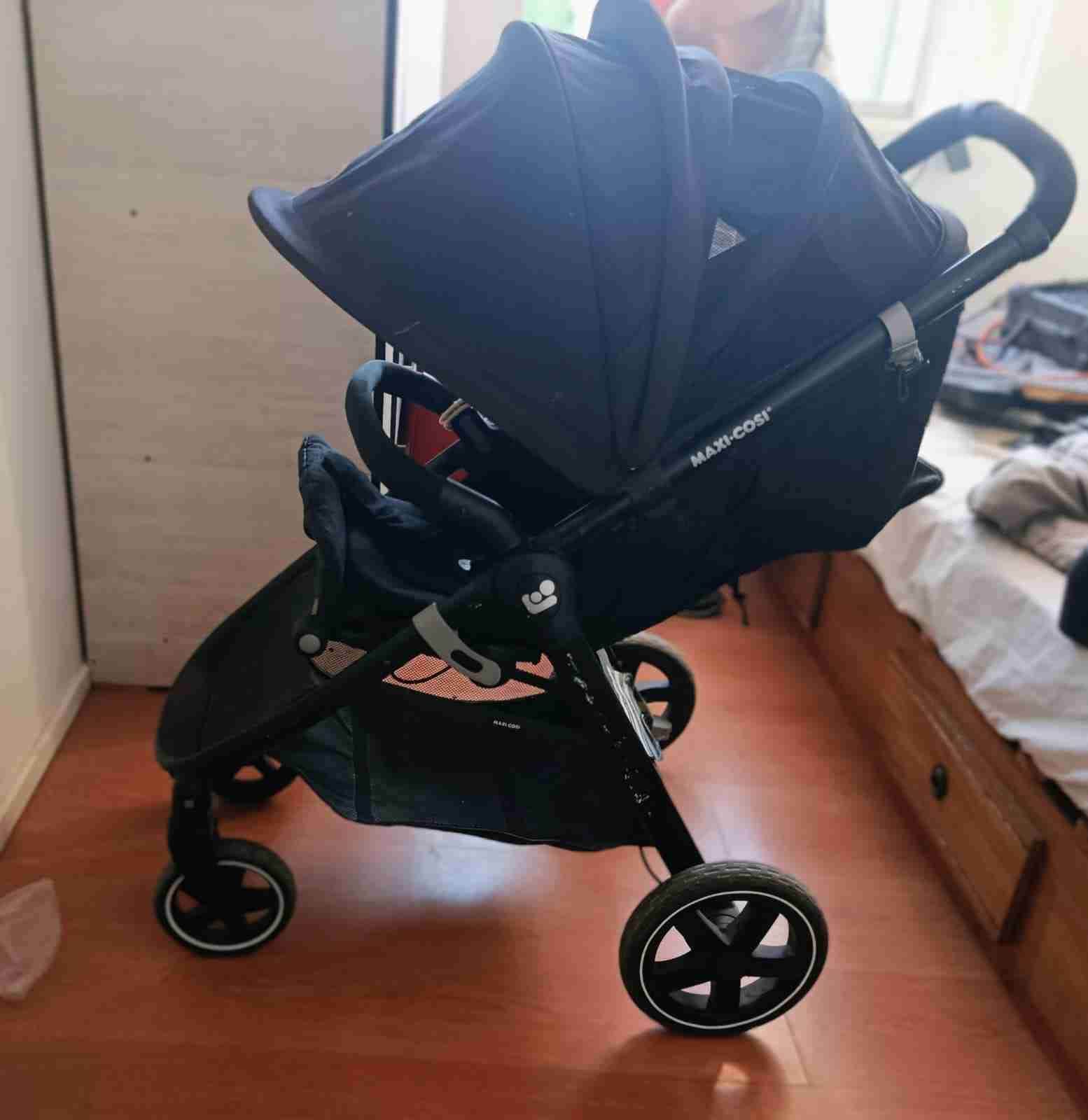 Coche de bebé Maxi-Cosi negro