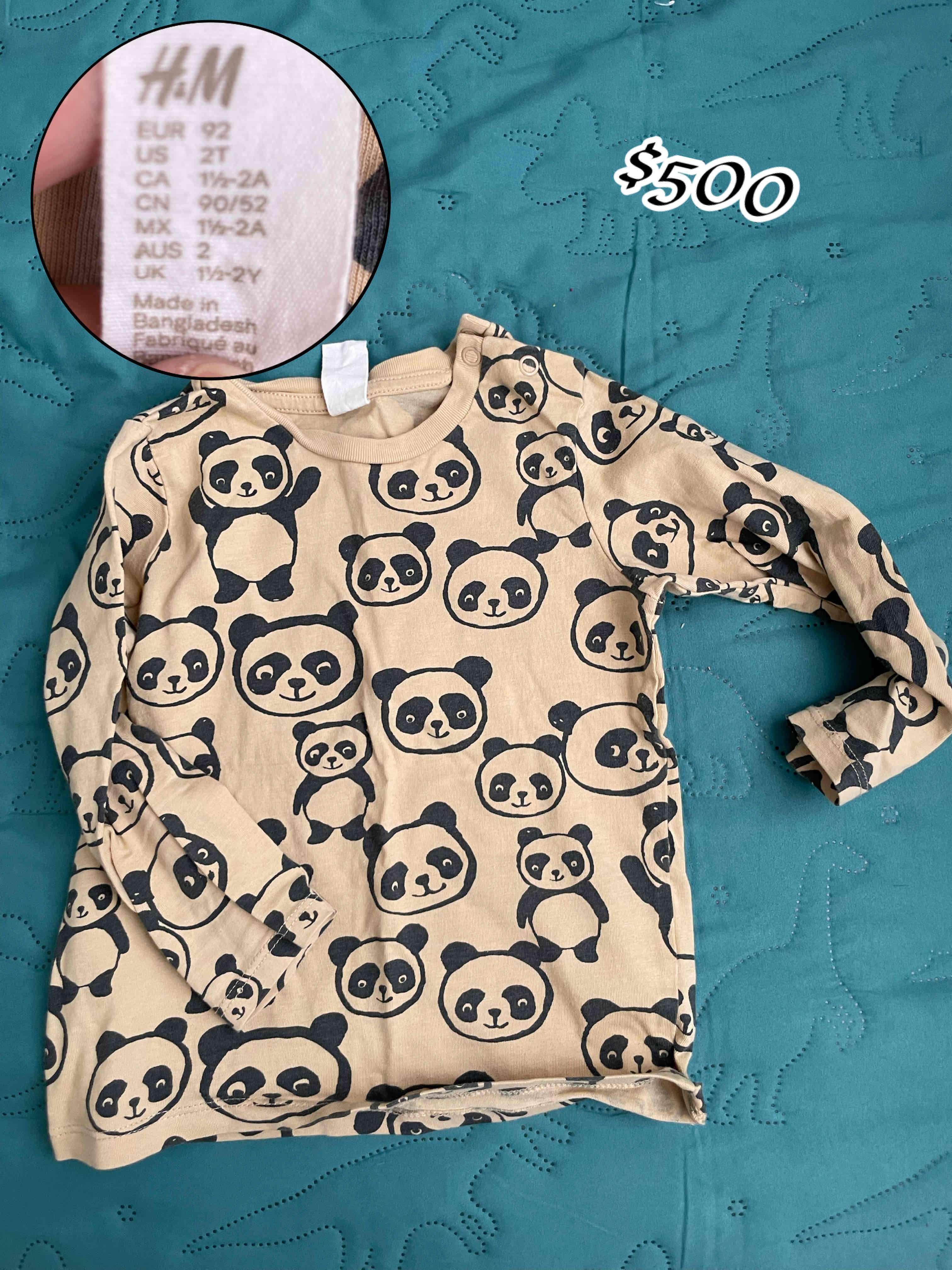Polera infantil con estampado de pandas