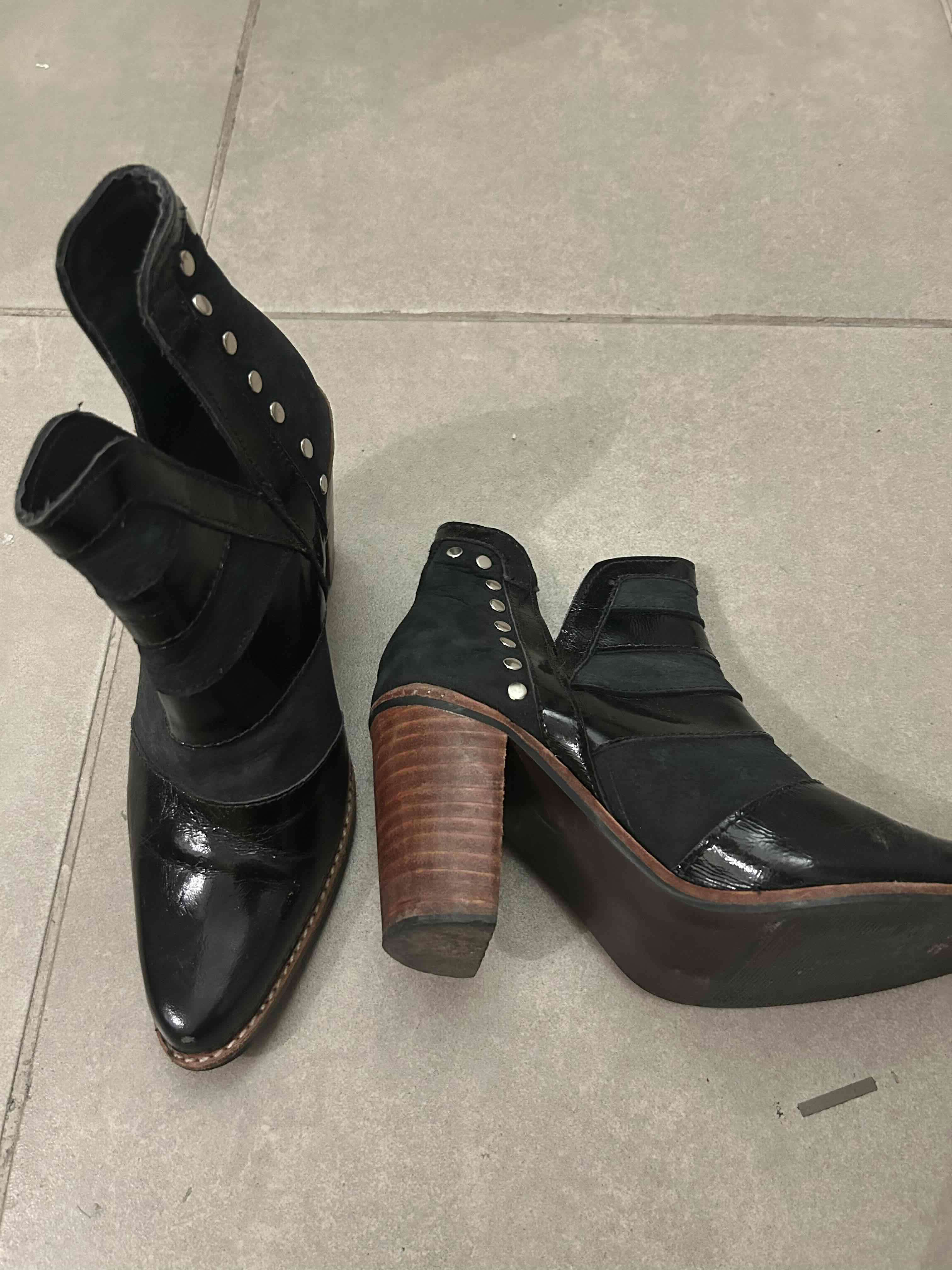 Botines negros de tacón alto - miniatura 3