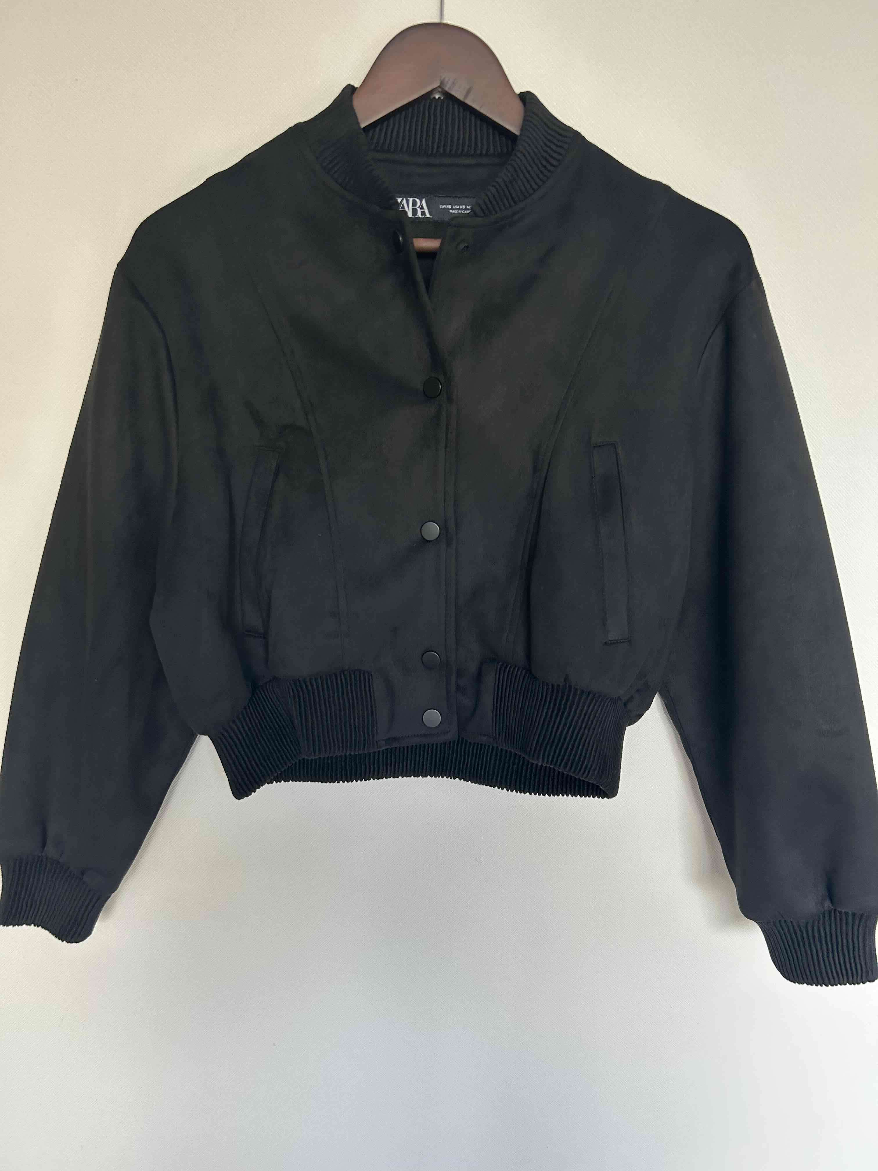 Chaqueta bomber negra elegante - miniatura 2