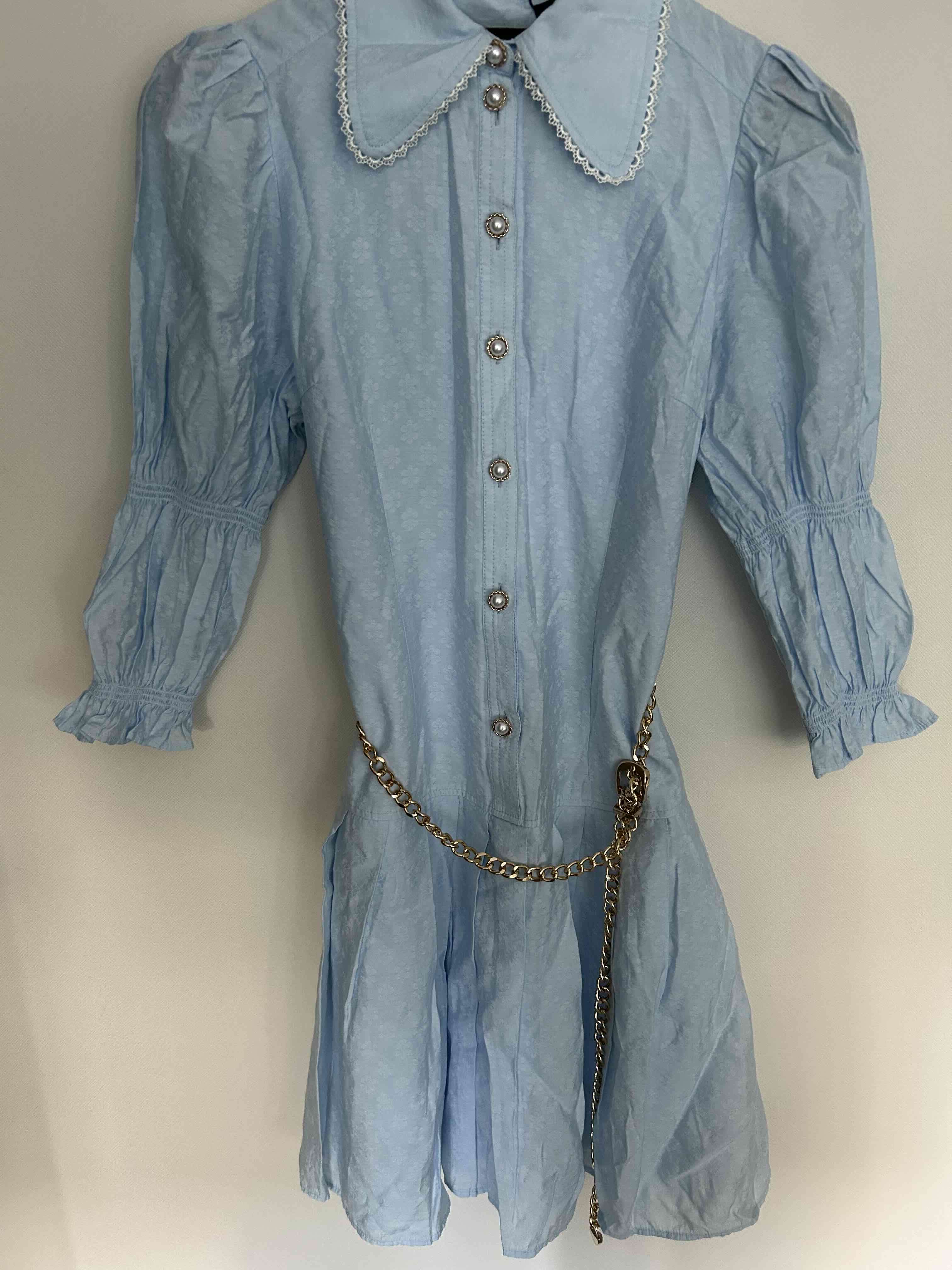Vestido celeste con encaje - miniatura 4