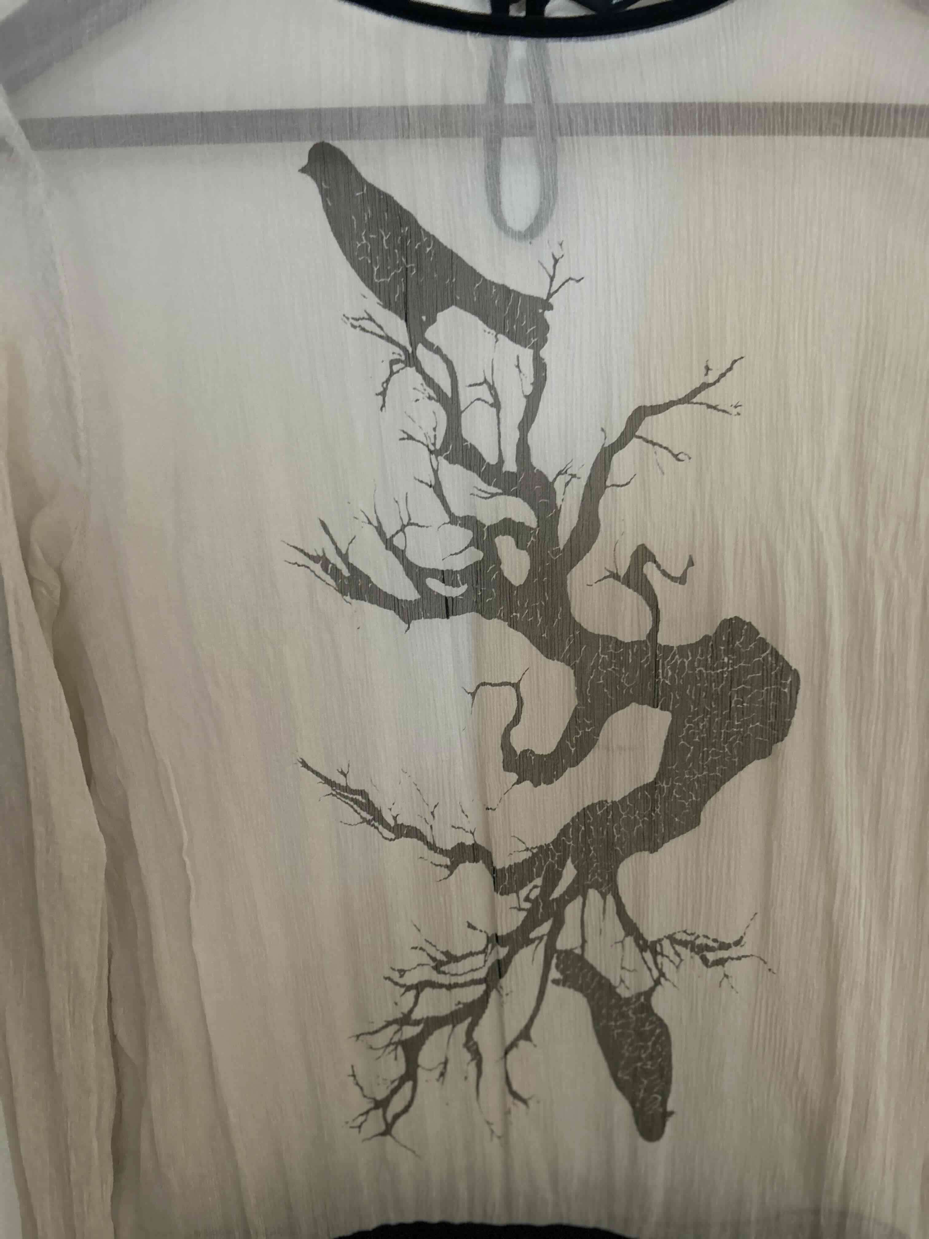 Blusa semitransparente con diseño - miniatura 2