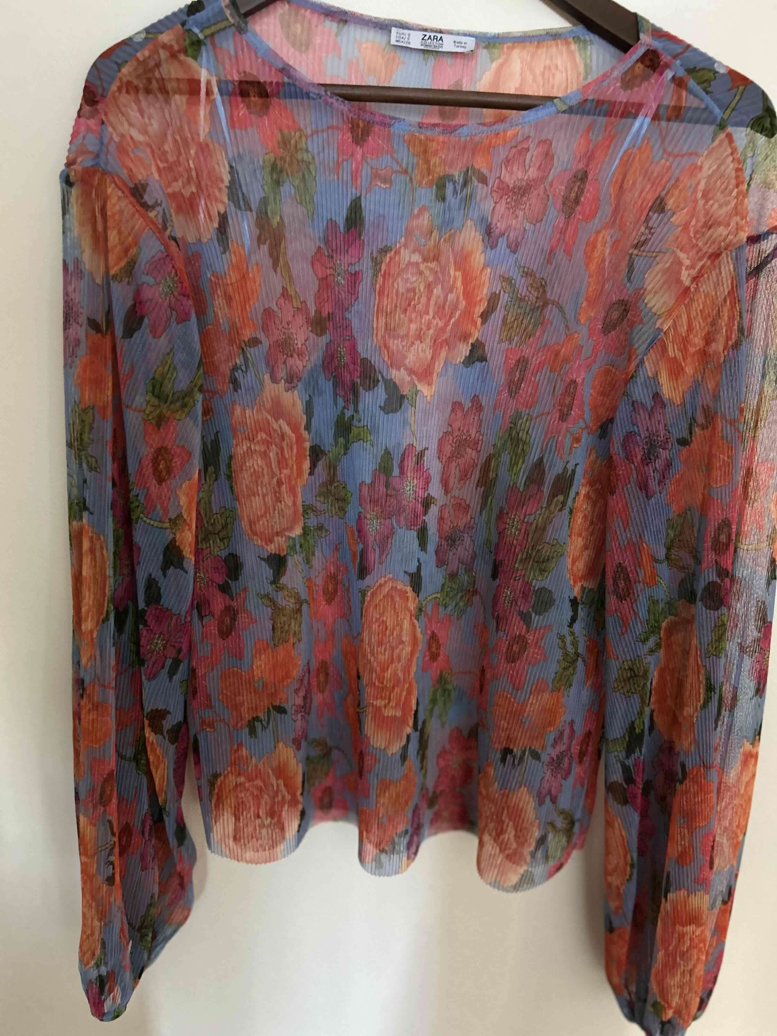 Blusa floral transparente Zara