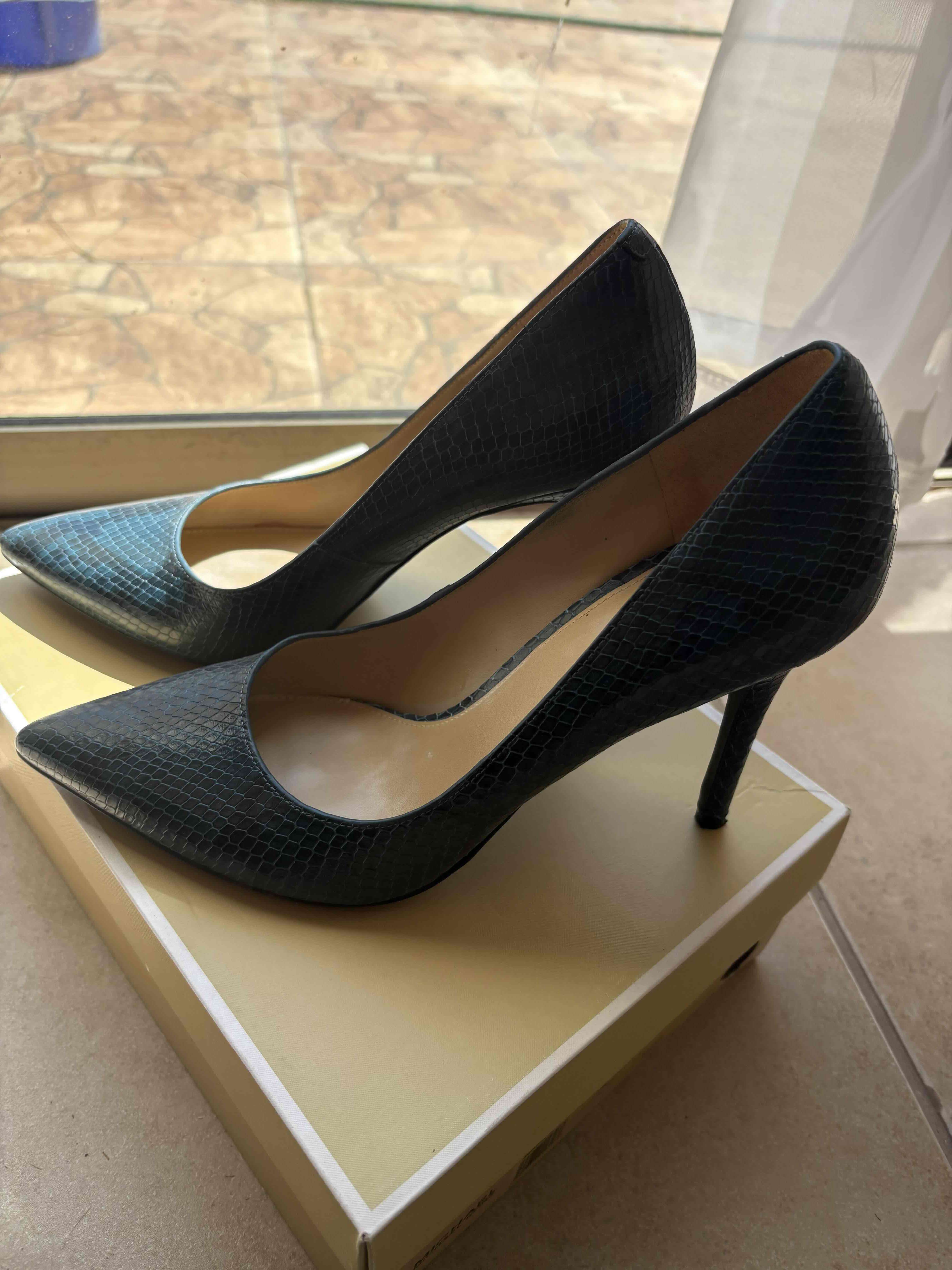 Tacones de cuero azul - miniatura 3