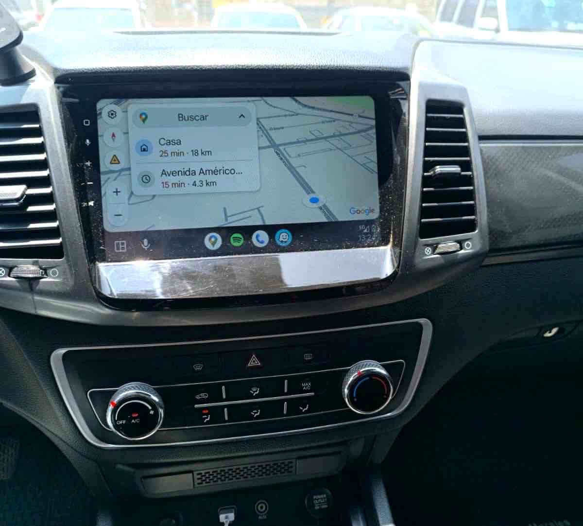 Camioneta gris reciente - miniatura 4