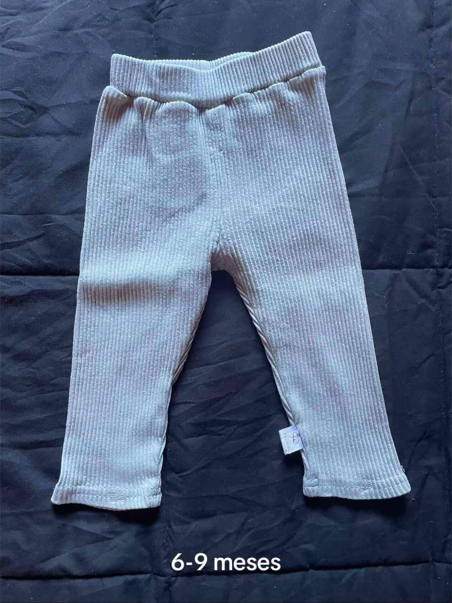 Pantalón bebé 6-9 meses verde claro