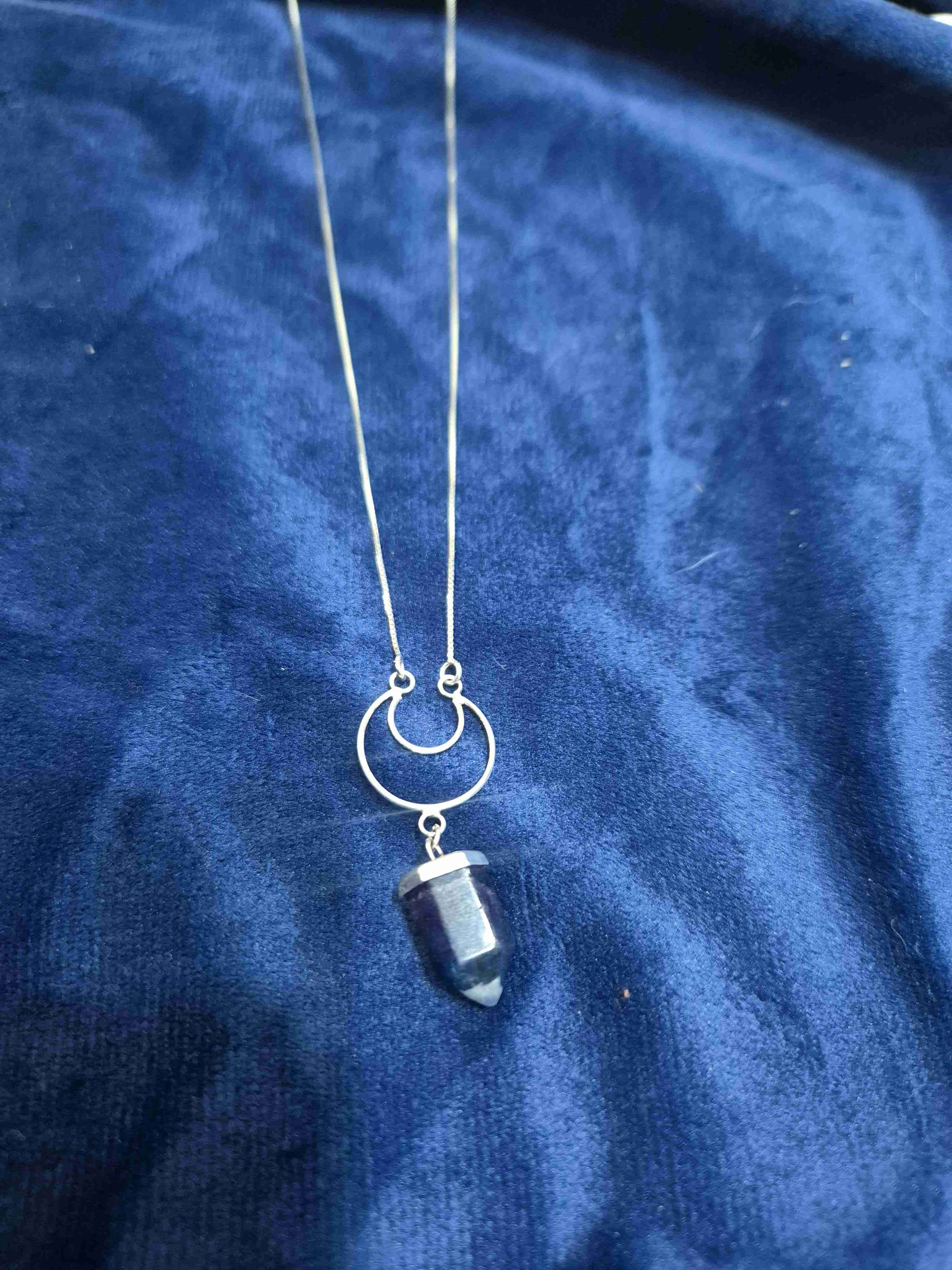 Collar de plata con colgante de cuarzo