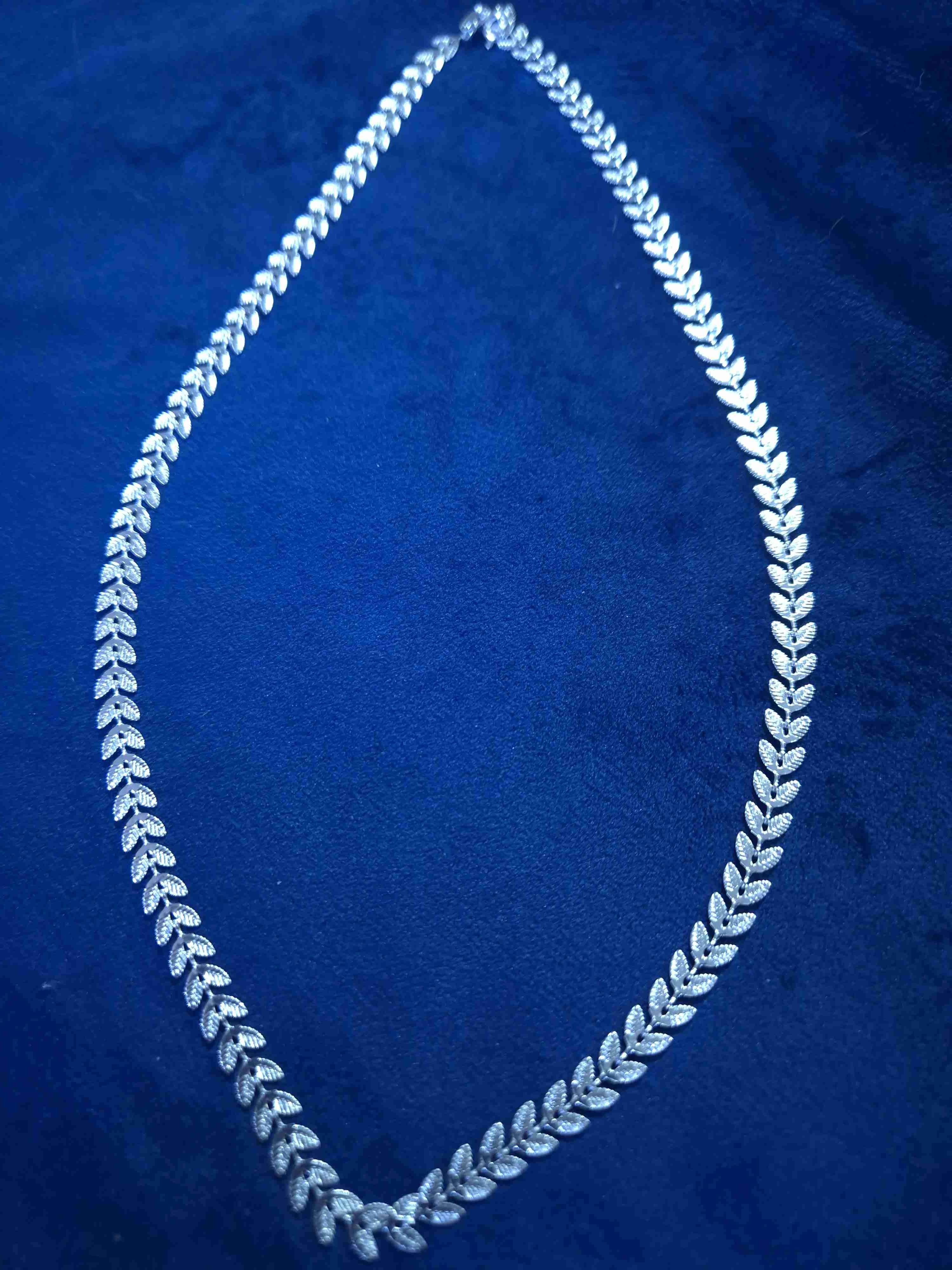 Collar de plata estilo hojas