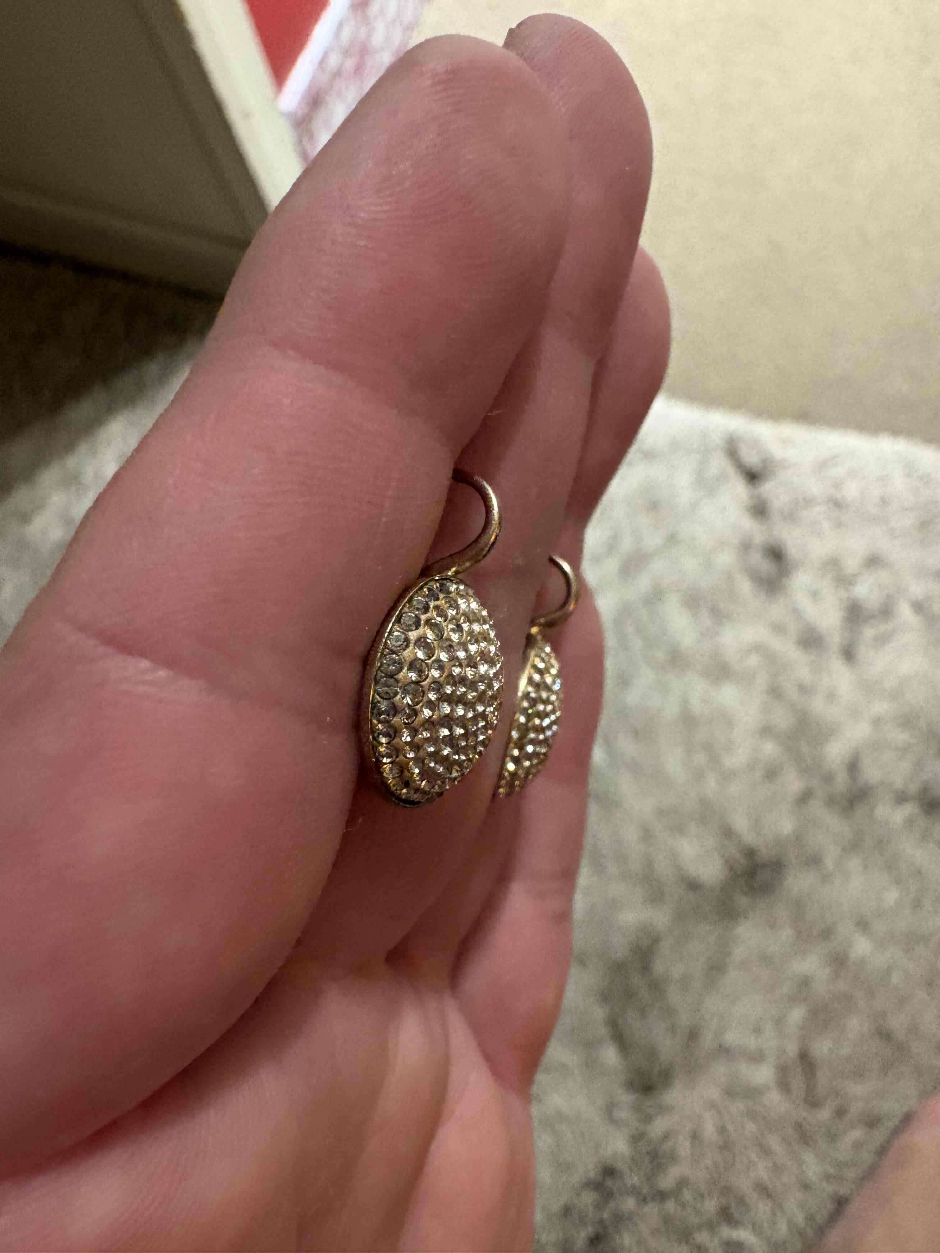 Aros dorados con brillantes - miniatura 2