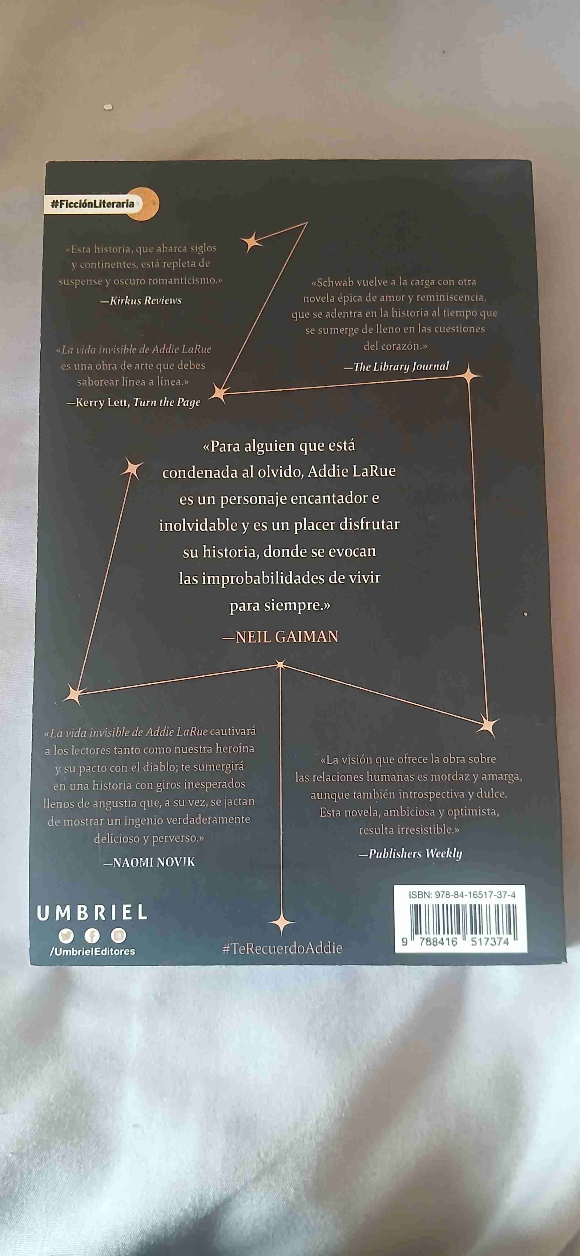 Libro 'La Vida Invisible de Addie LaRue' - miniatura 2