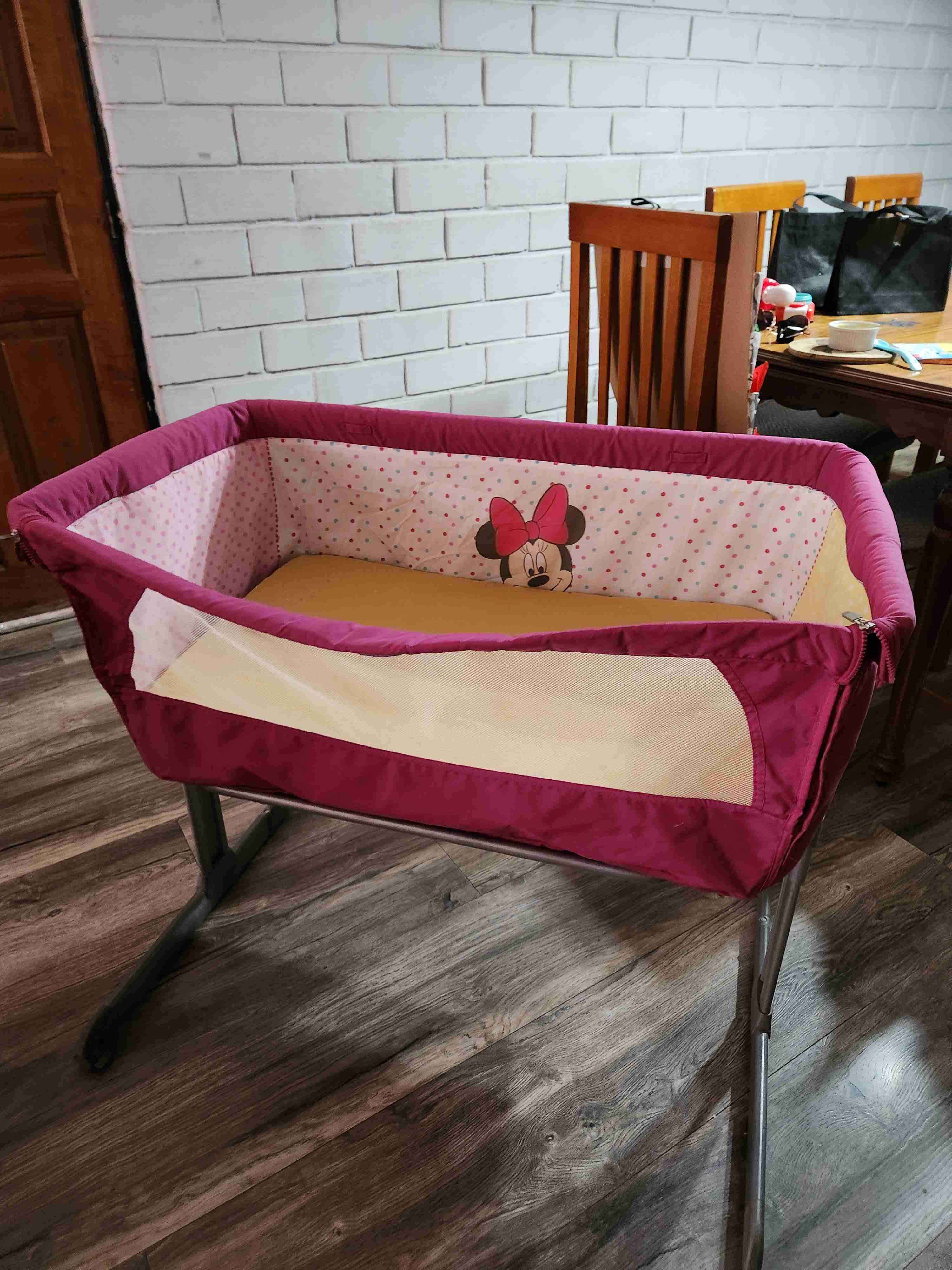 Cuna portátil Minnie Mouse rosada - miniatura 2