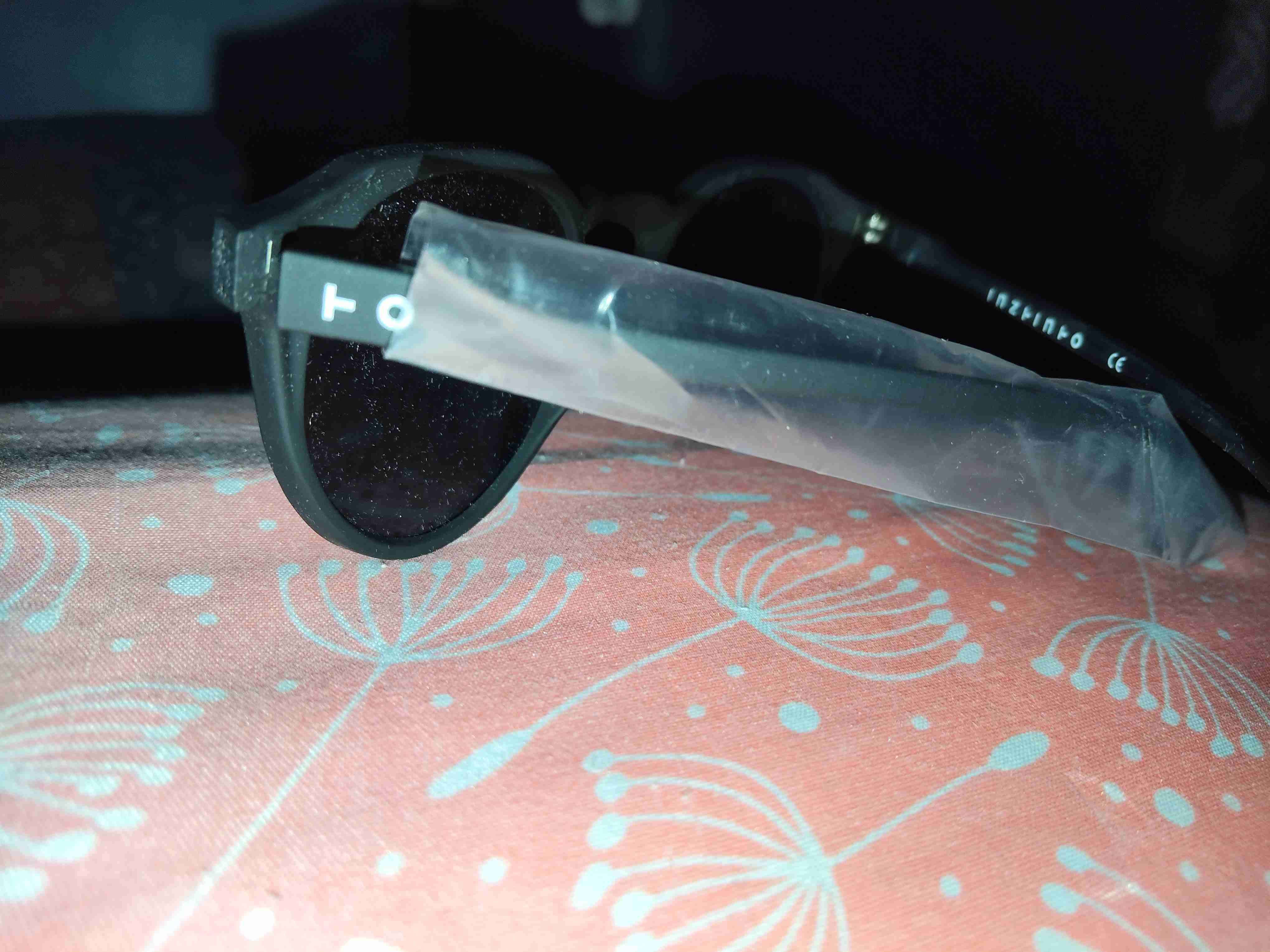 Gafas de sol oscuras - miniatura 2