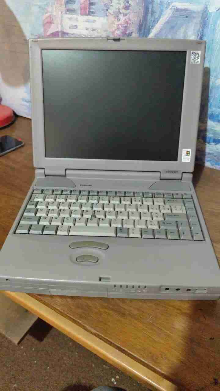 Laptop Toshiba Satellite Pro - miniatura 2