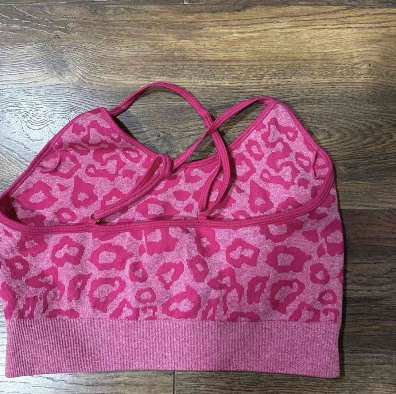 Conjunto deportivo rosado de leopardo - miniatura 3