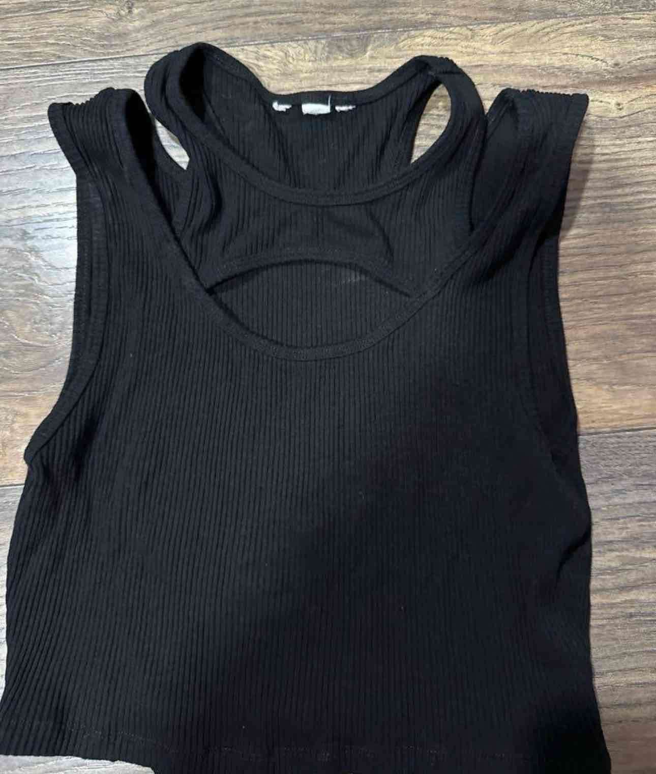 Polera sin mangas negra