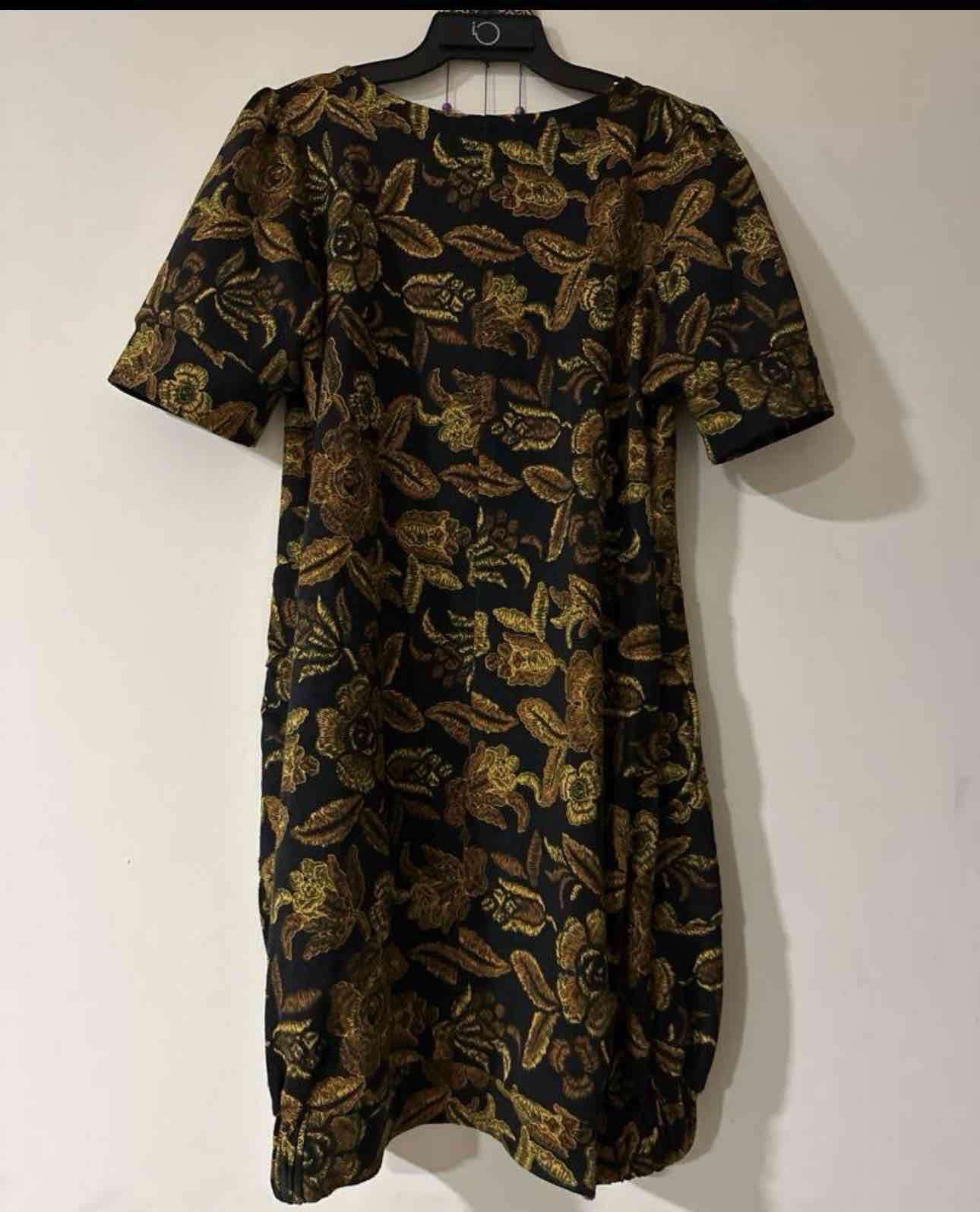 Vestido  negro y mostaza