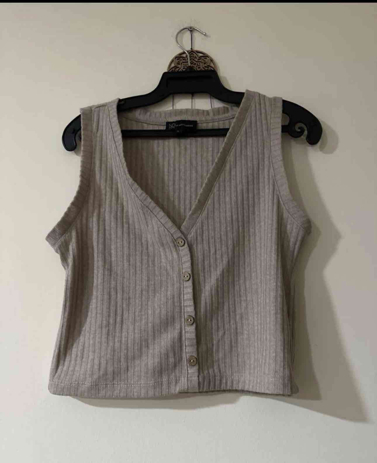 Chaleco sin mangas gris