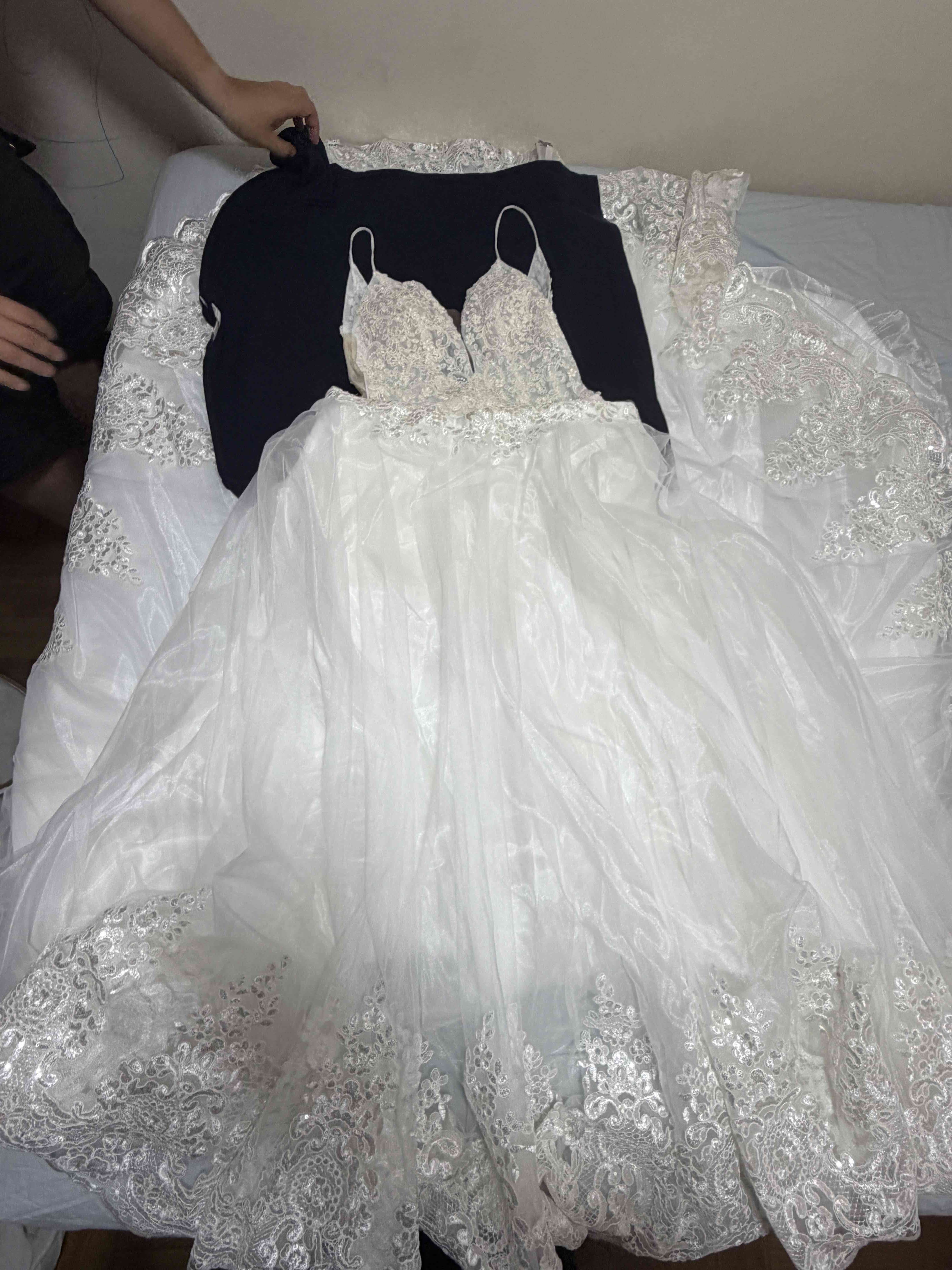 Vestido de novia bordado blanco - miniatura 2