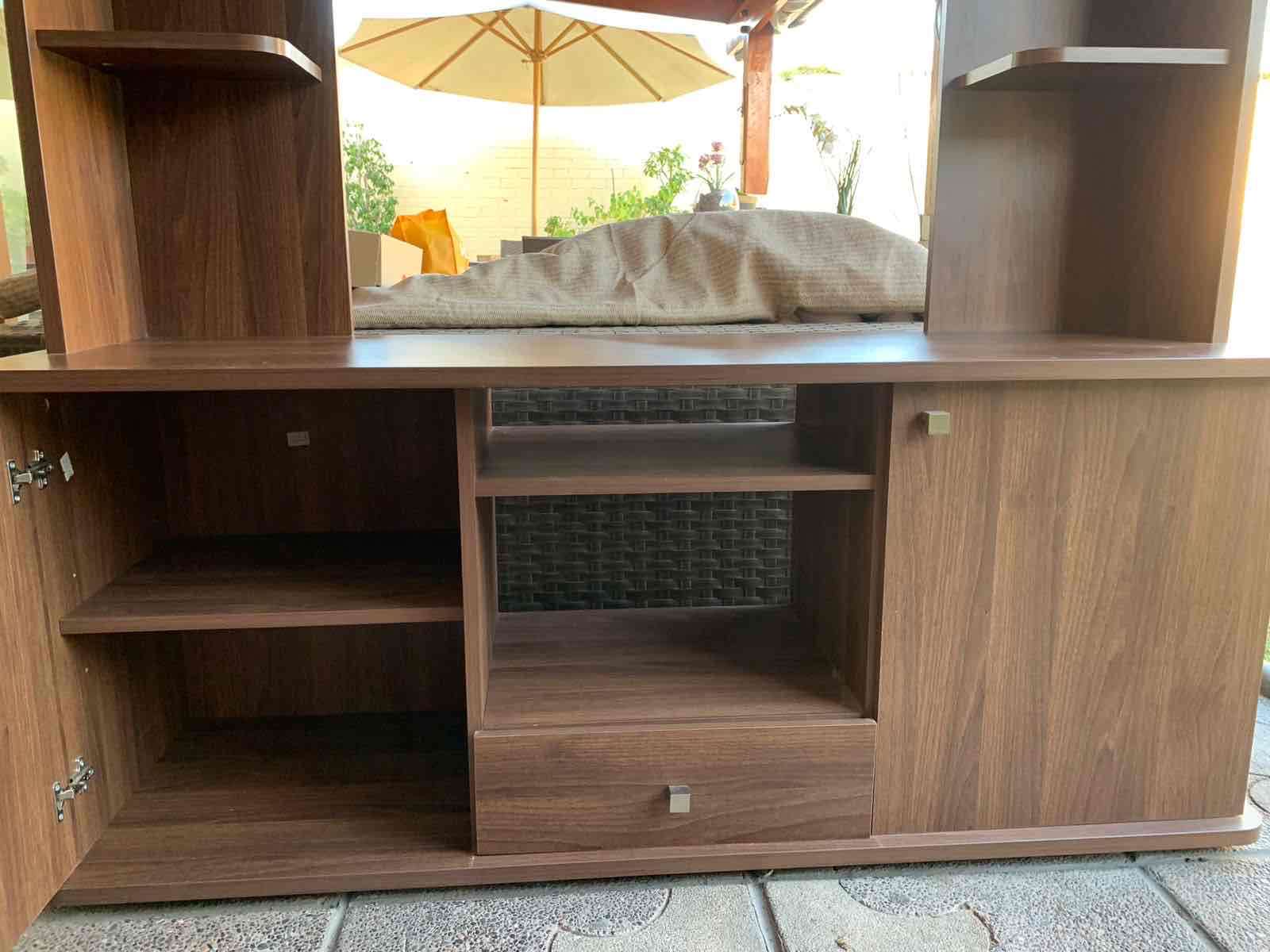 Mueble para sala de estar color nogal - miniatura 5