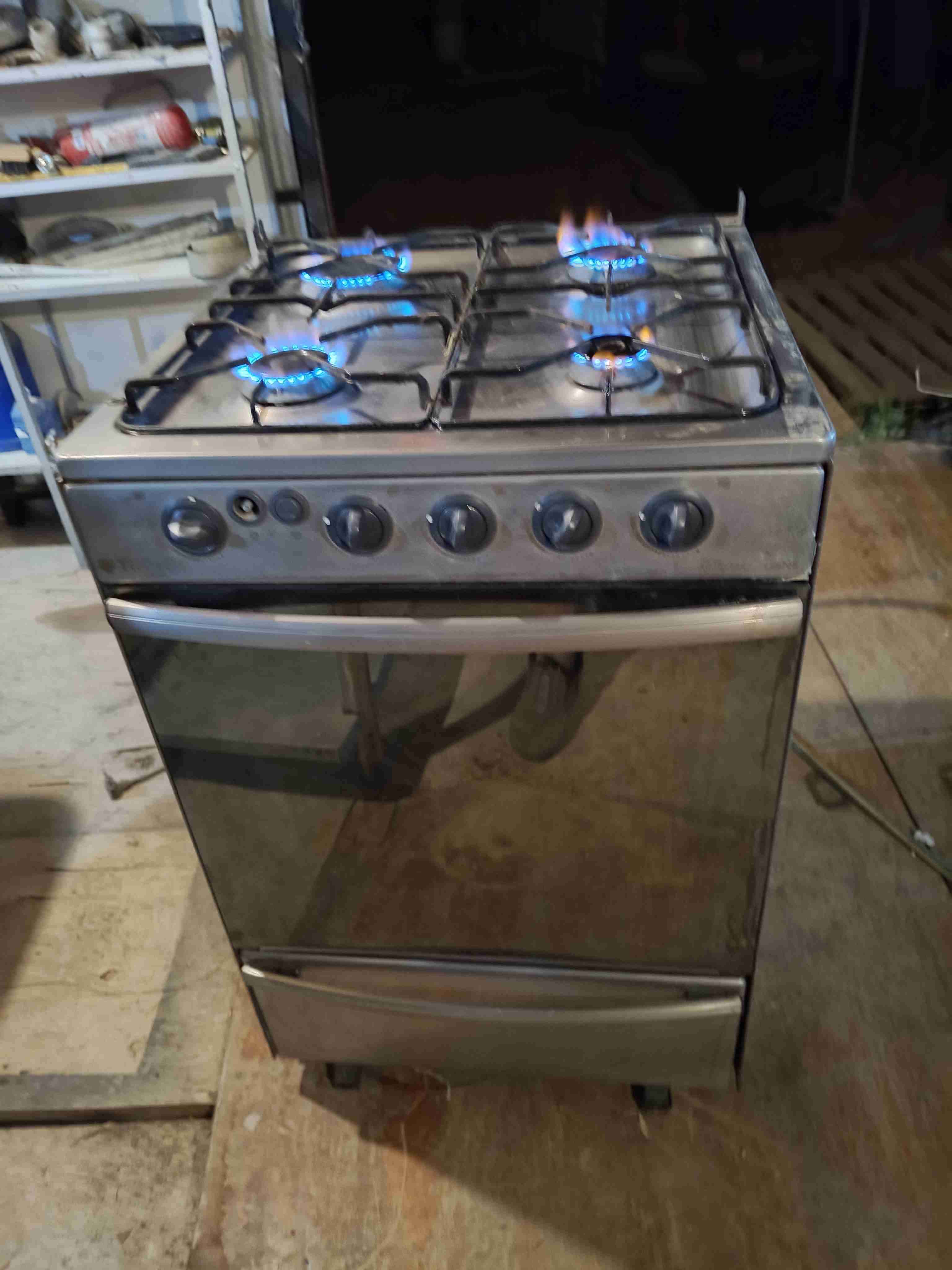 Cocina a gas cuatro quemadores - miniatura 2