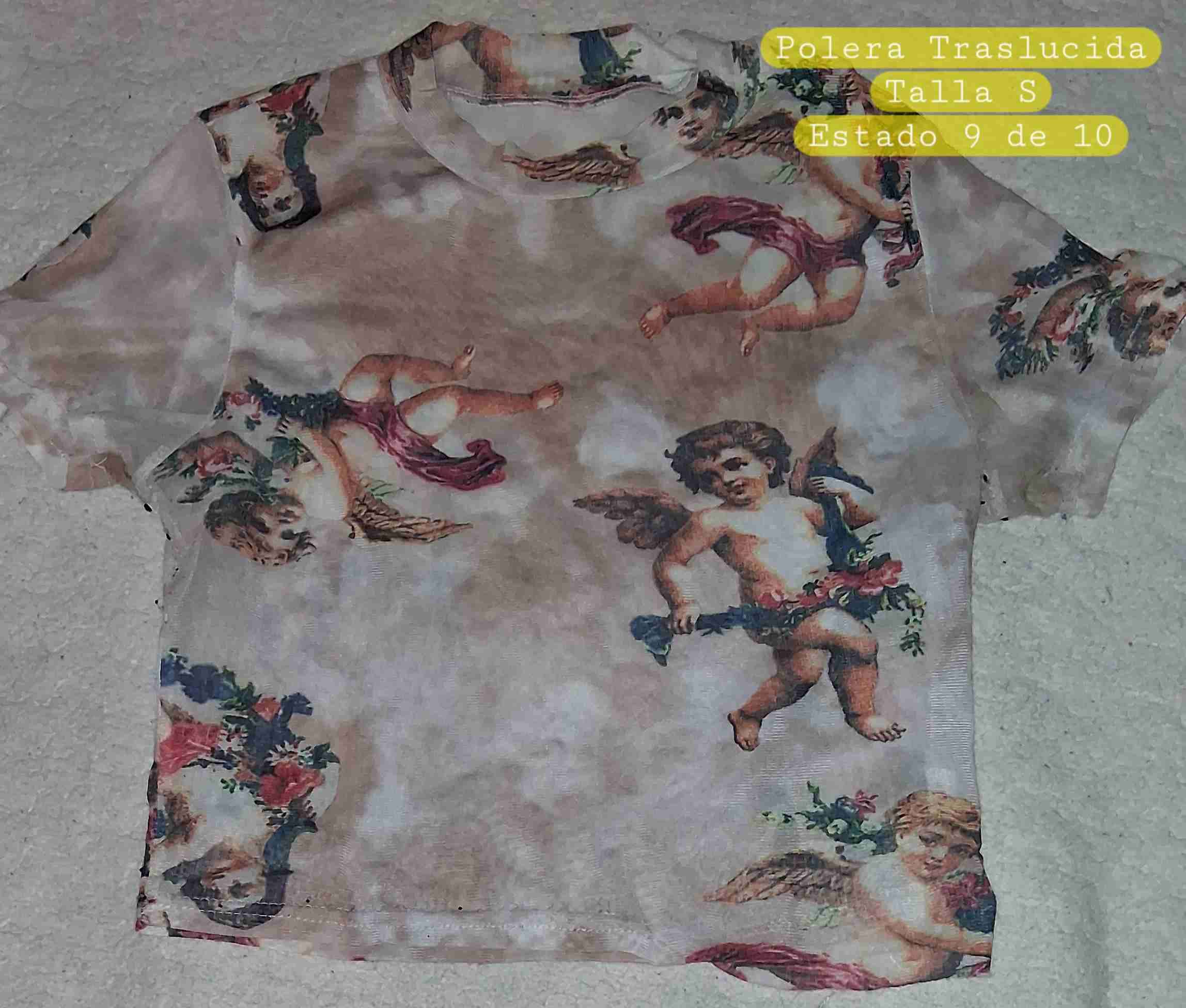 Polera translúcida con querubines