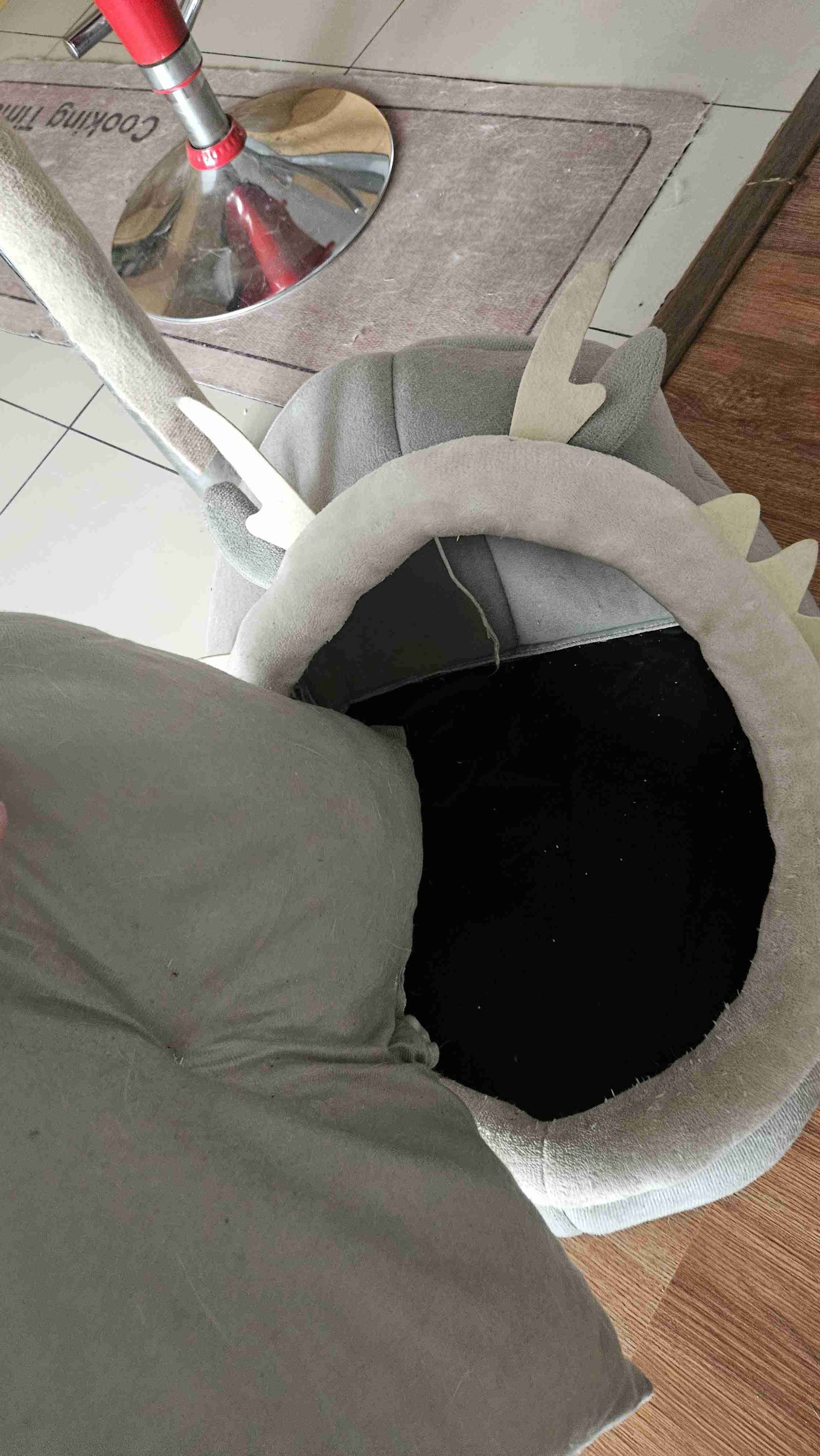 Cama para mascota de tiburón - miniatura 3