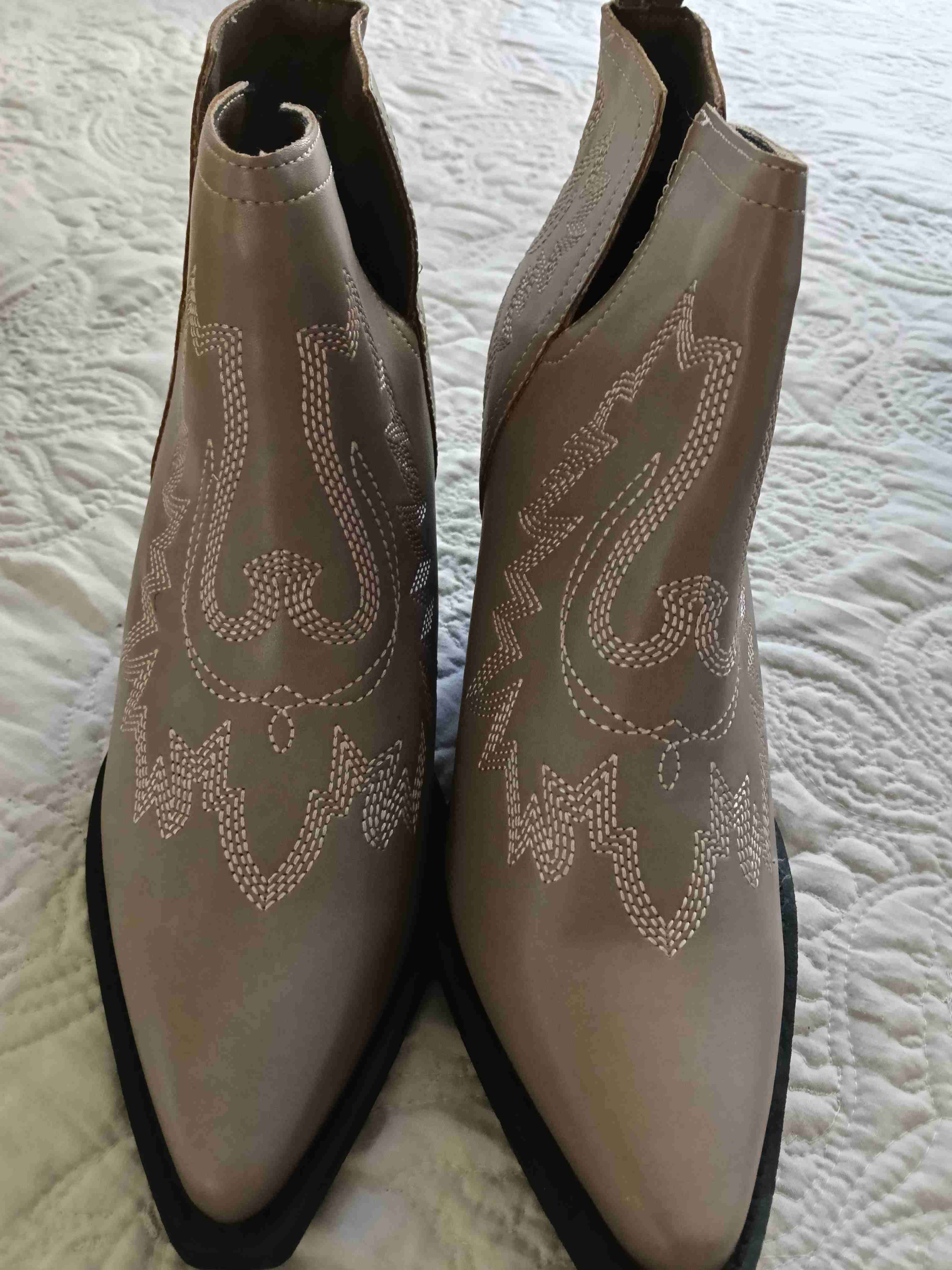 Botines marrones con bordado - miniatura 2