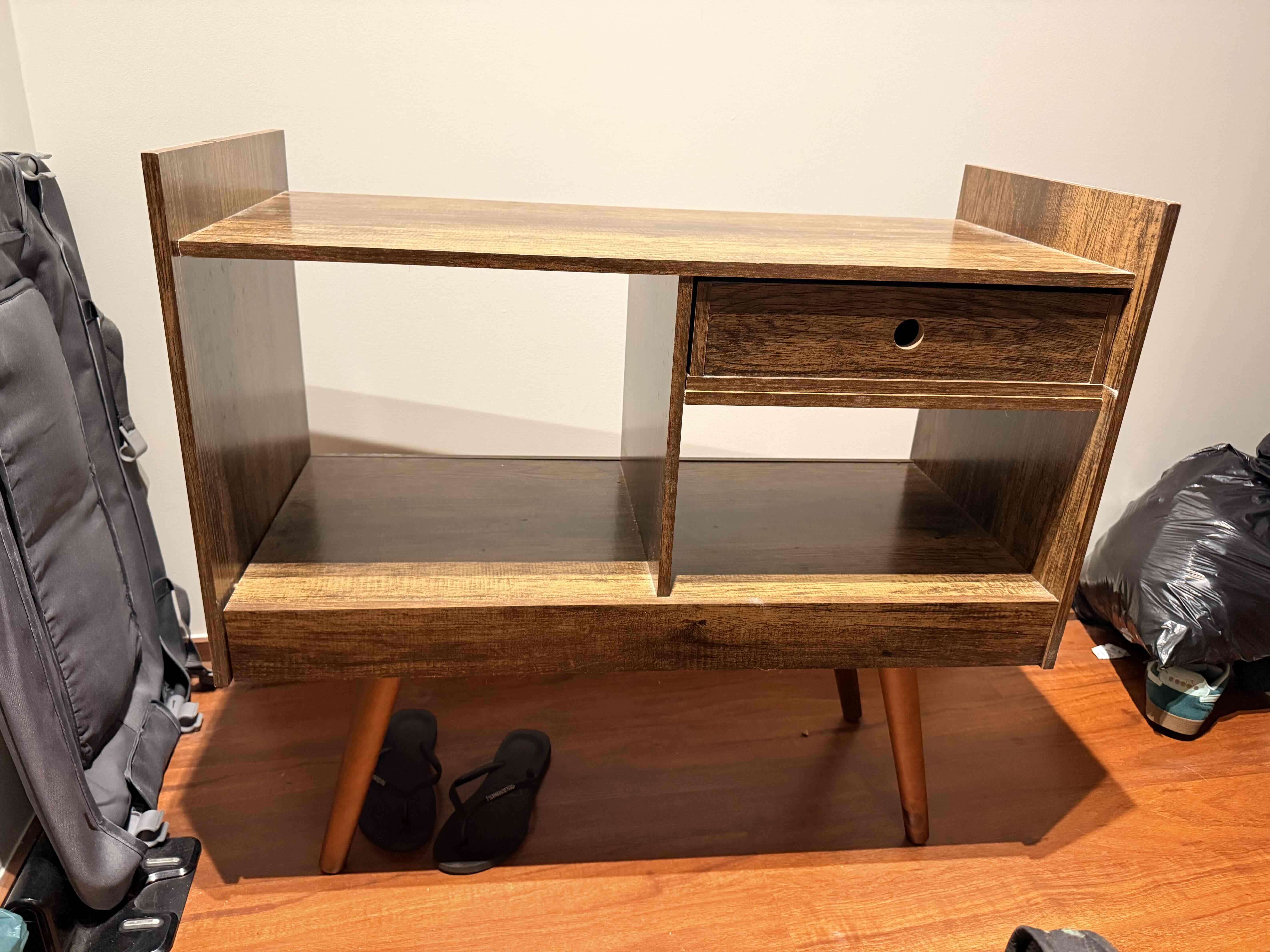 Mesa auxiliar de madera estilo retro - miniatura 2