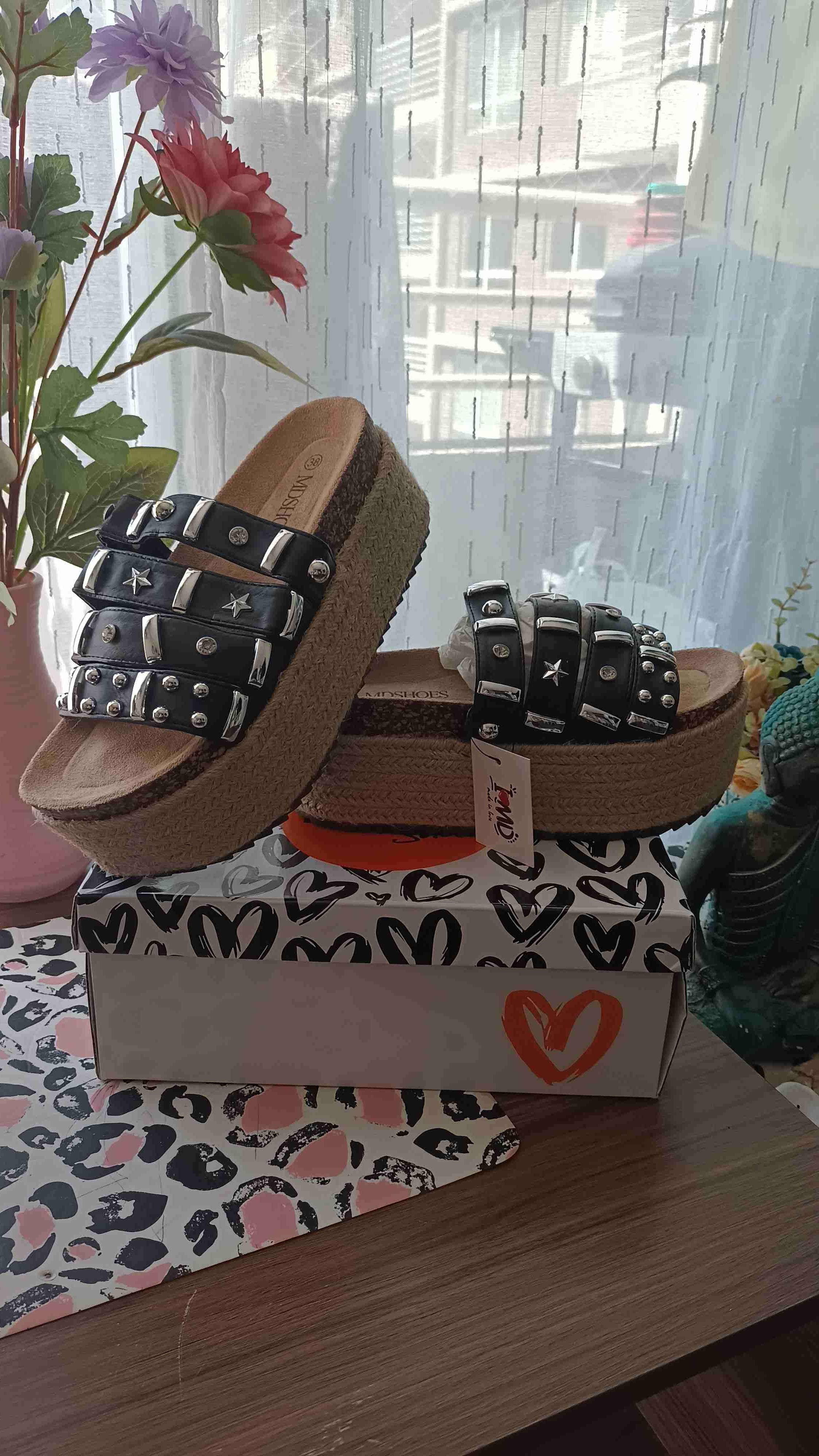 Sandalias plataforma negras con tachas - miniatura 2