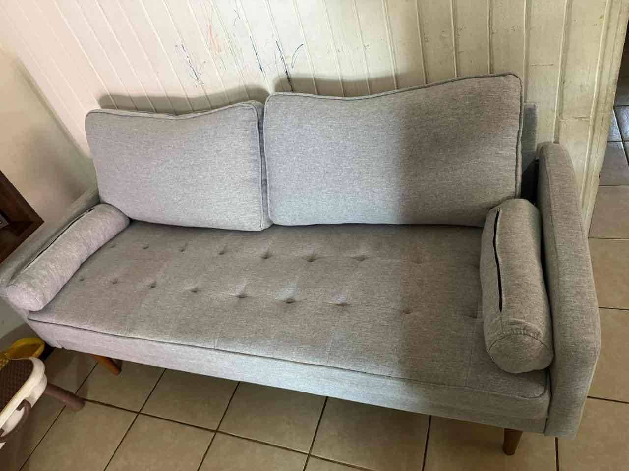 Sofá gris